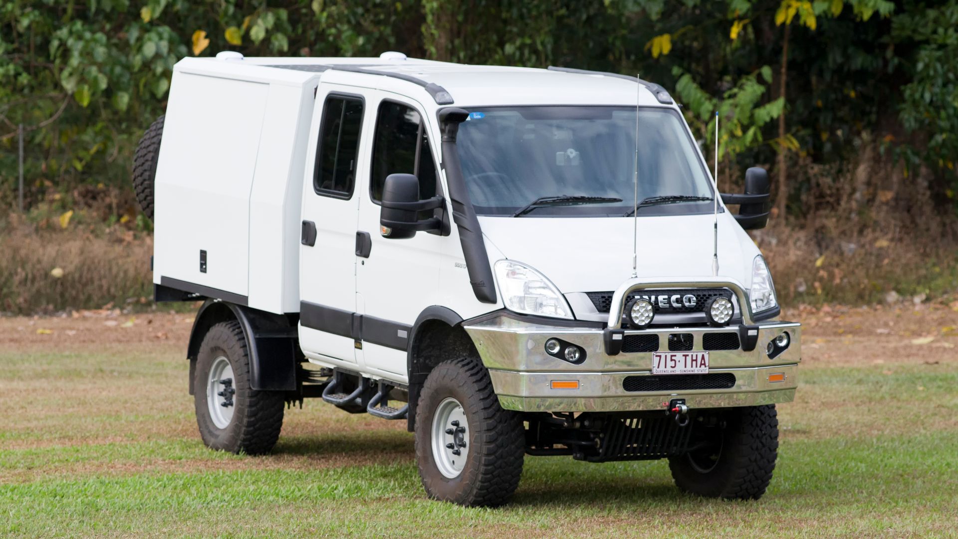 File:Iveco Daily 4x4 (10298838636).jpg