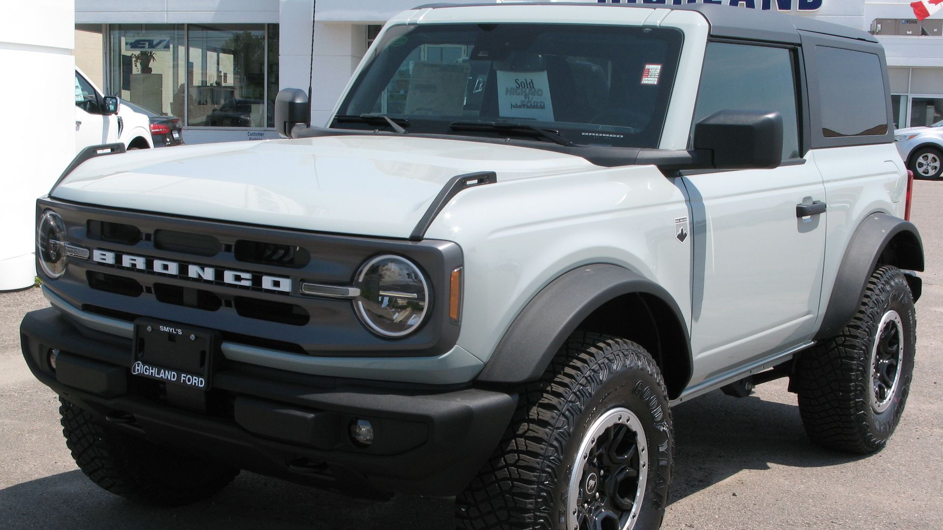 File:2021 Ford Bronco Big Bend, Front Left, 07-11-2021.jpg