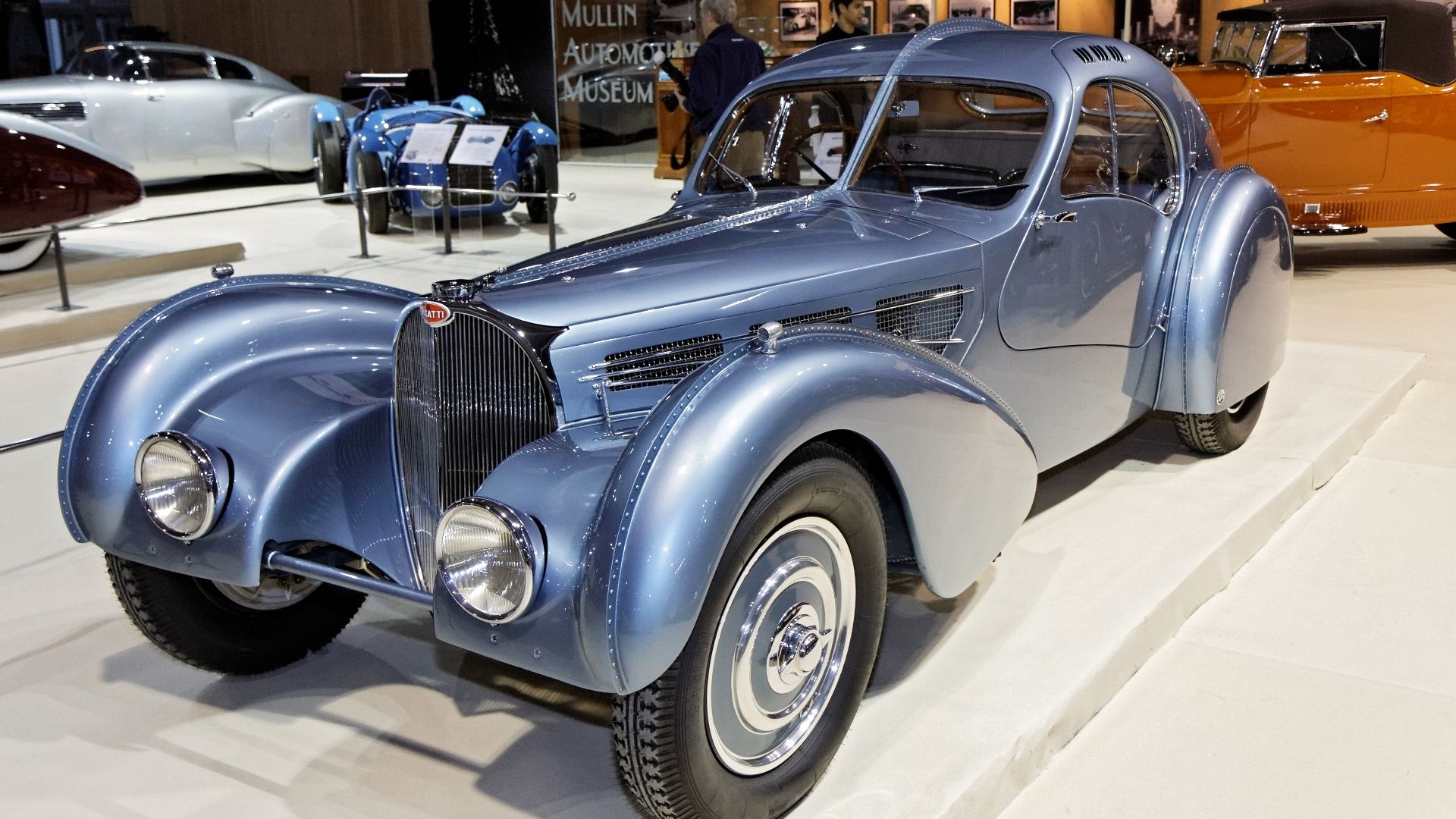 File:Paris - Retromobile 2012 - Bugatti type 57SC Atlantic - 1936 - 001.jpg