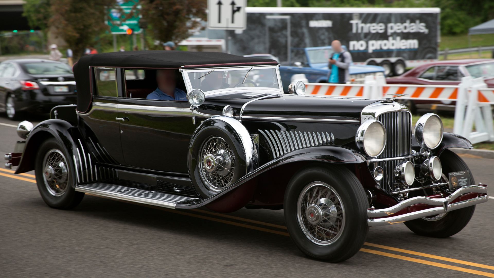File:1931 Duesenberg Model J 5-passenger Victoria Convertible by Rollston, front right.jpg