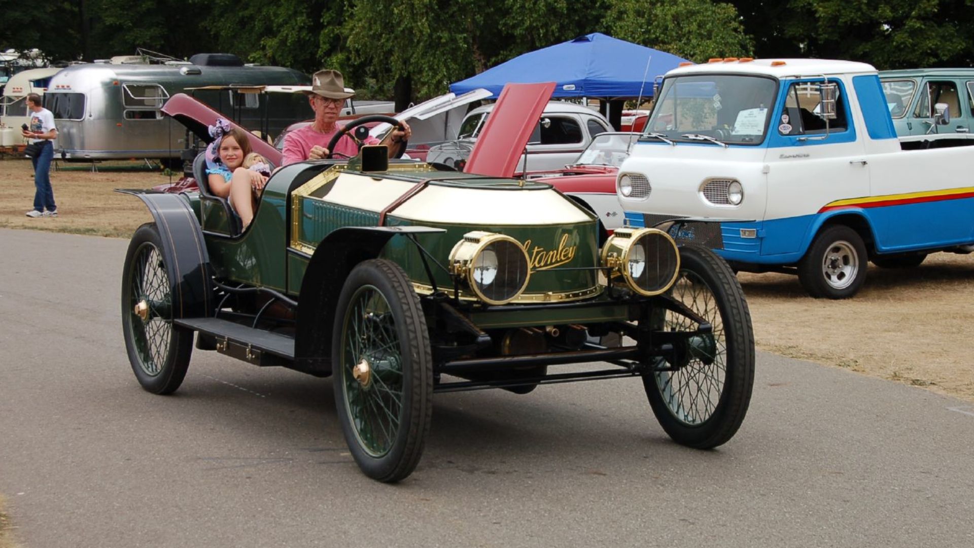 File:1906 Stanley Steamer reproduction (1144180500).jpg