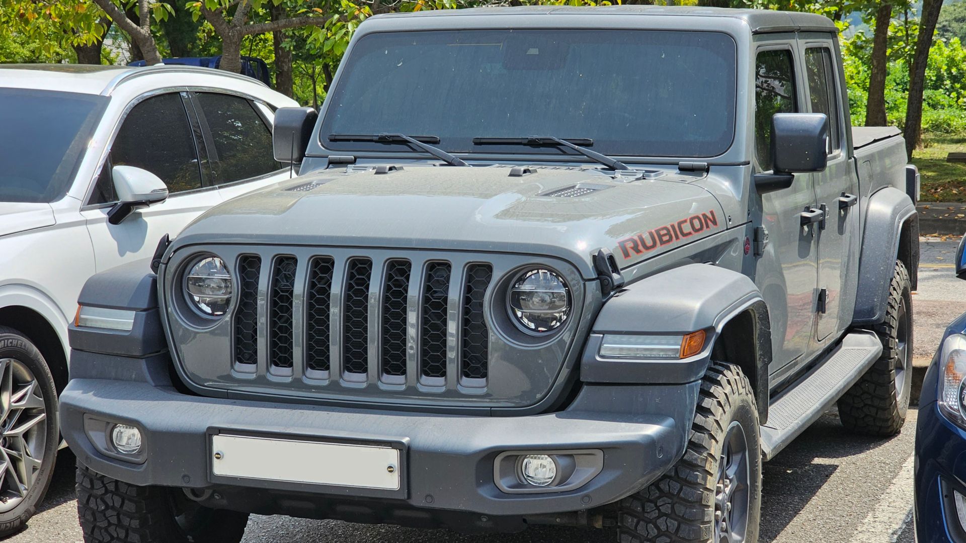 File:Jeep Gladiator Rubicon JT Sting Gray (1).jpg