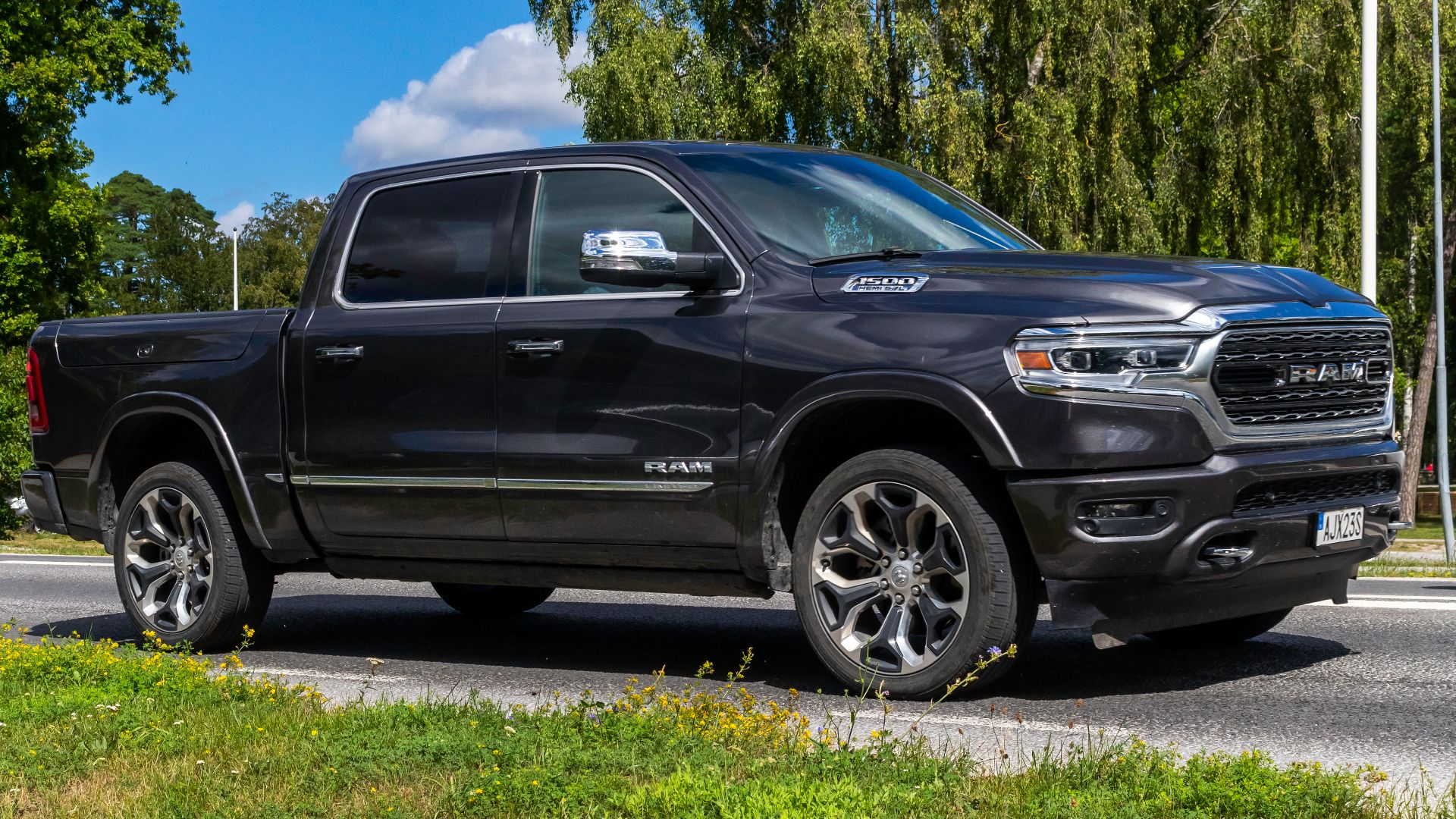 File:RAM 1500 Limited.jpg