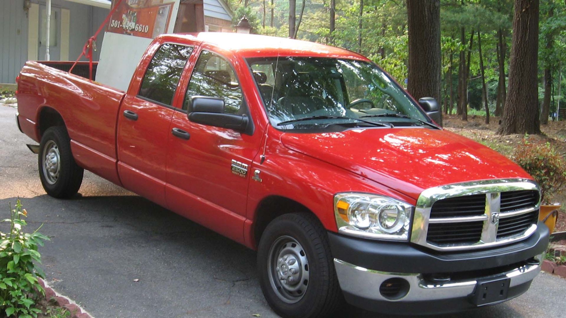 File:06-07 Dodge Ram 2500.jpg