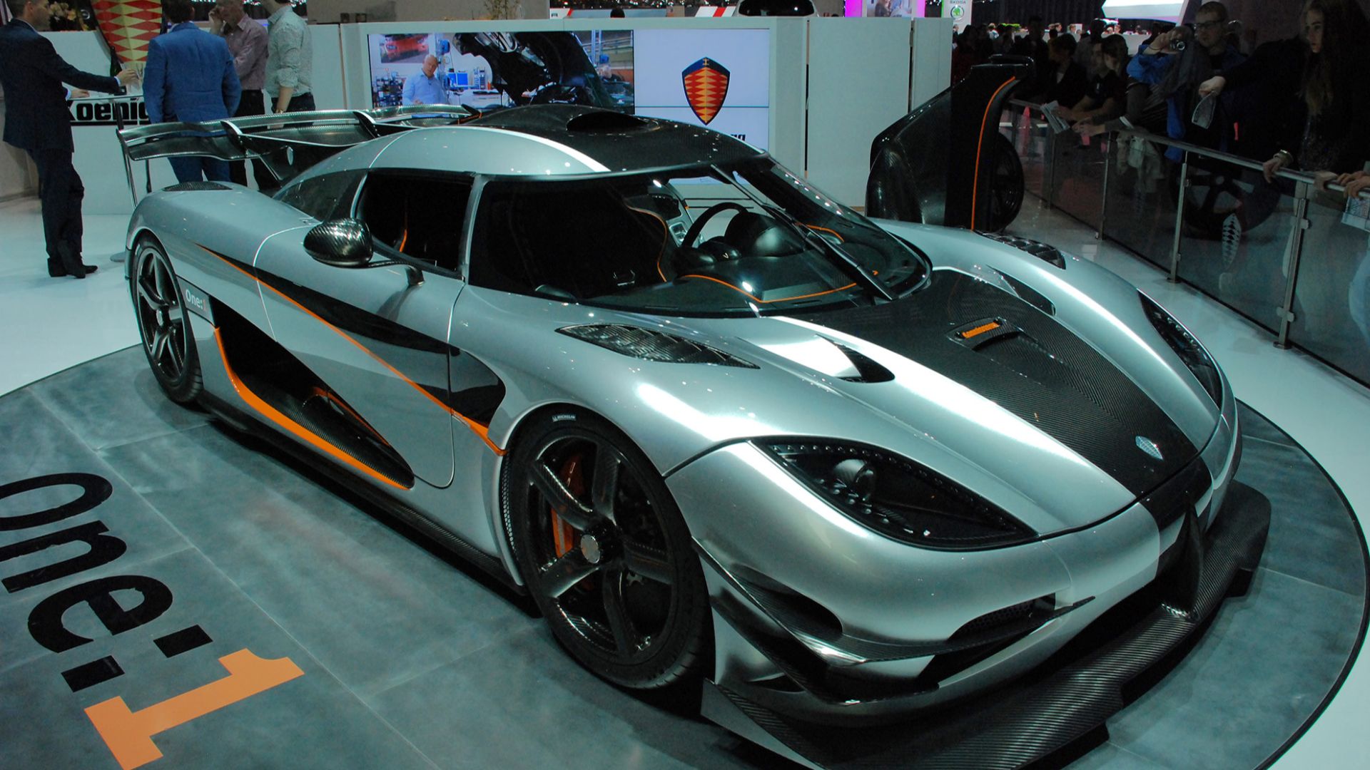 File:Koenigsegg One-1 - Genève 2014 - 01.jpg