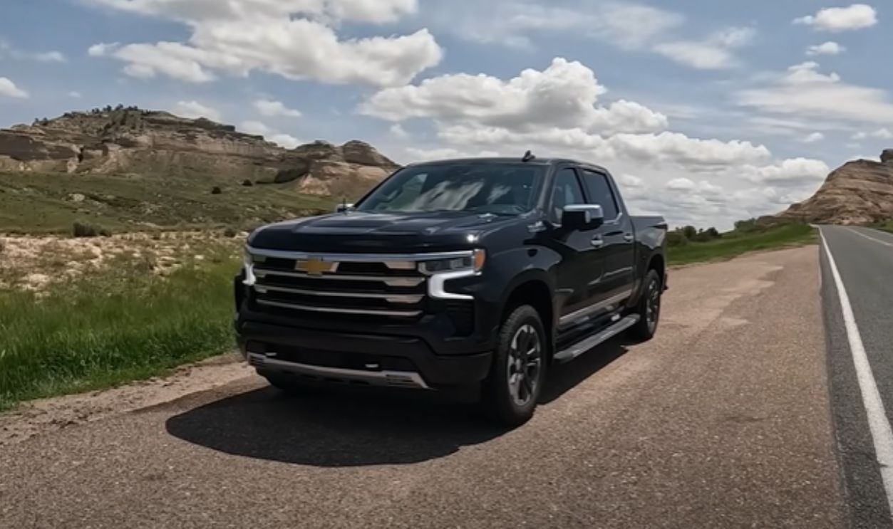 #15 – Chevrolet Silverado 1500 (3.0L Duramax I6)