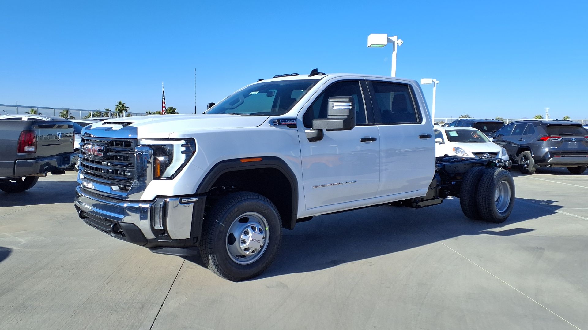 File:25 GMC Sierra 3500HD Chassis Cab Pro.jpg