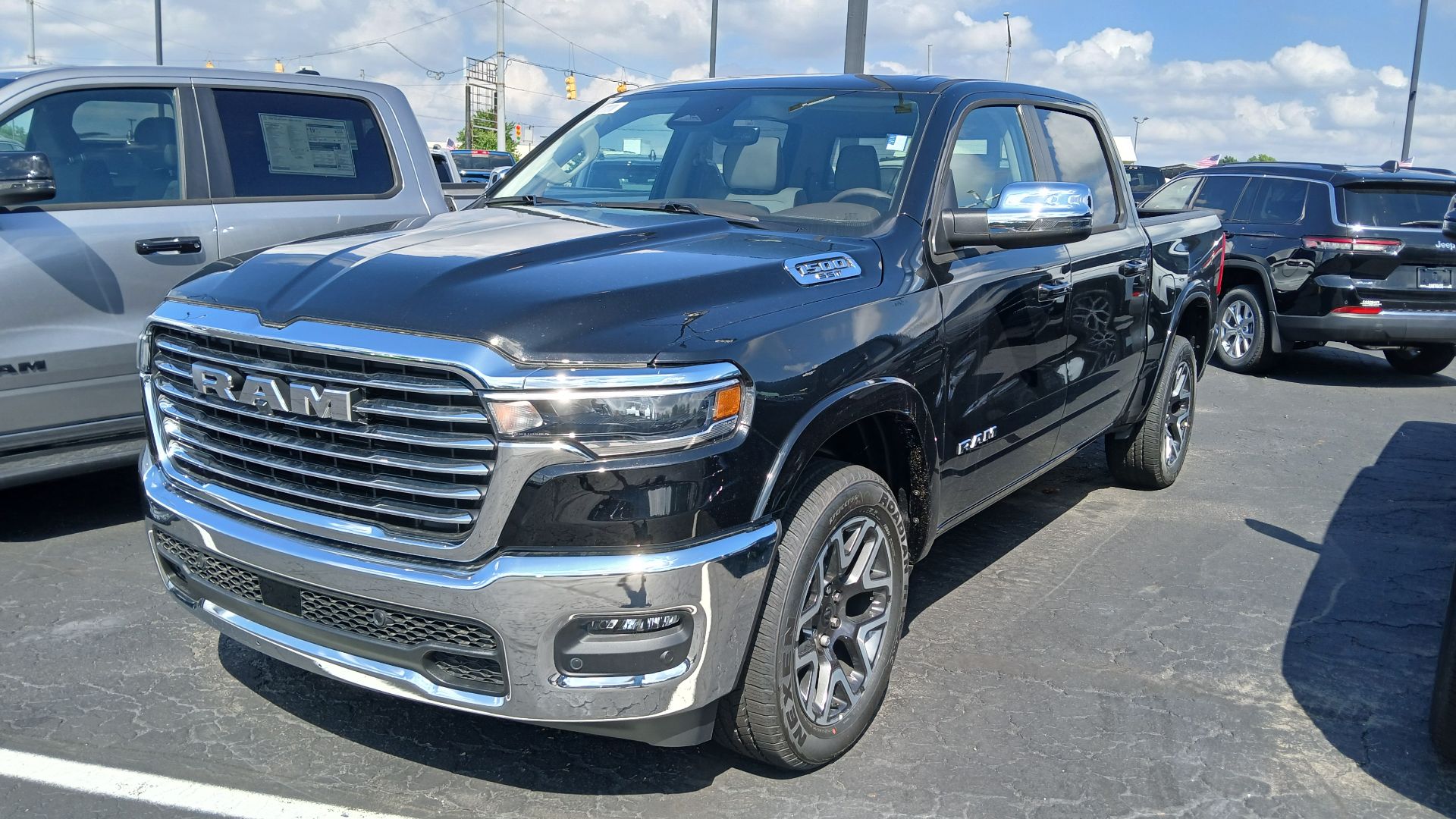 File:2025 Ram 1500 front view.jpg