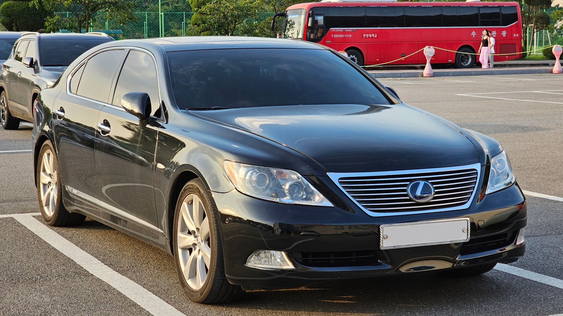 File:Lexus LS 600h L UVF46 Obsidian (3).jpg