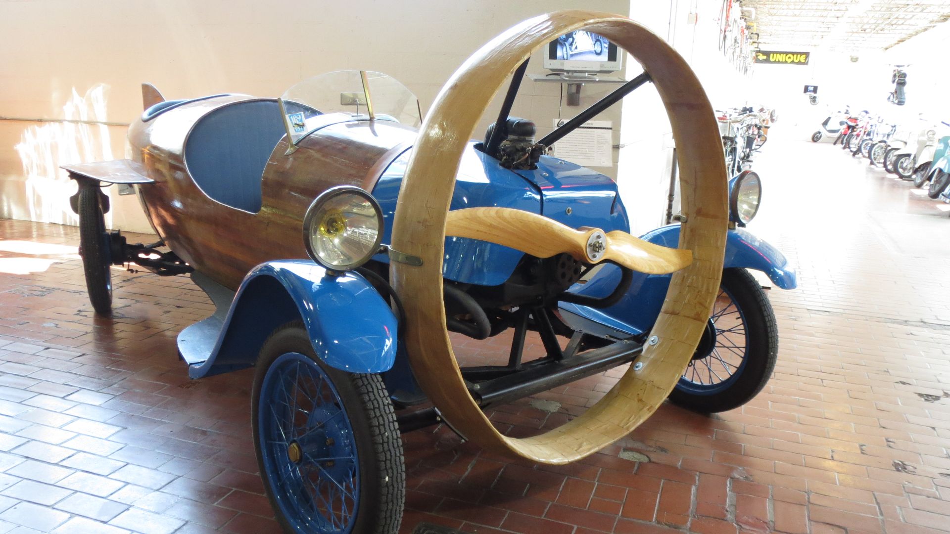 File:Lane Motor Museum (14620569774).jpg