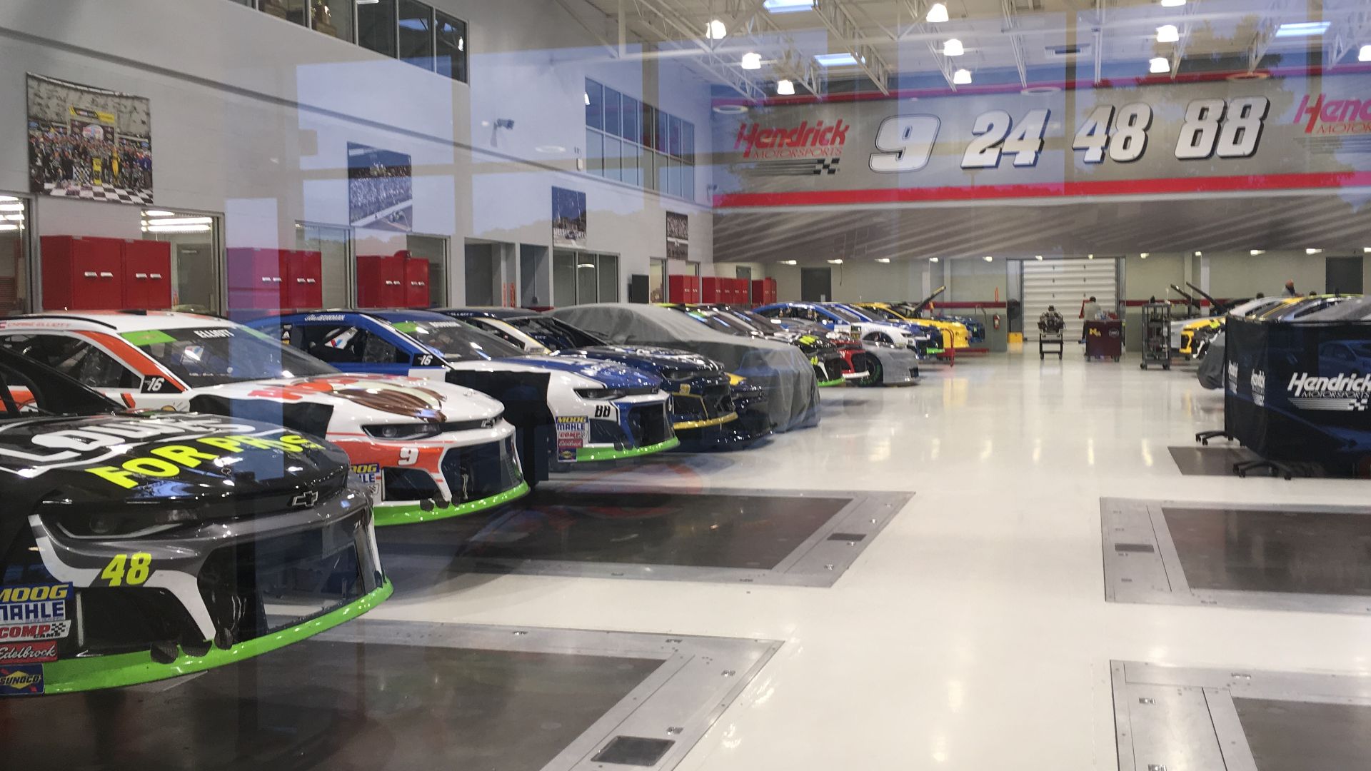 File:Hendrick Motorsports race shop floor.jpeg