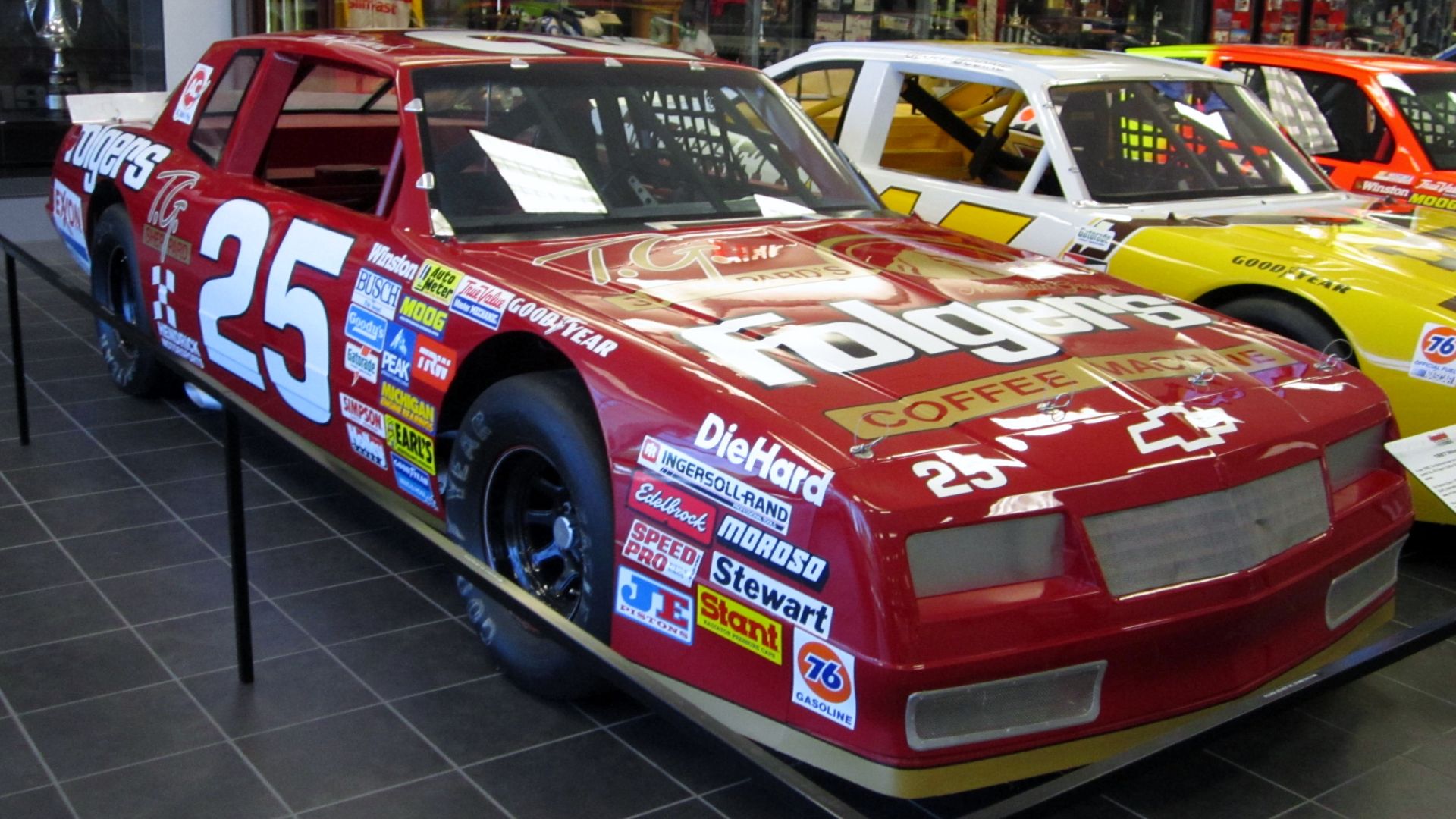 File:Tim Richmond Hendrick Motorsports Chevrolet on display.jpg