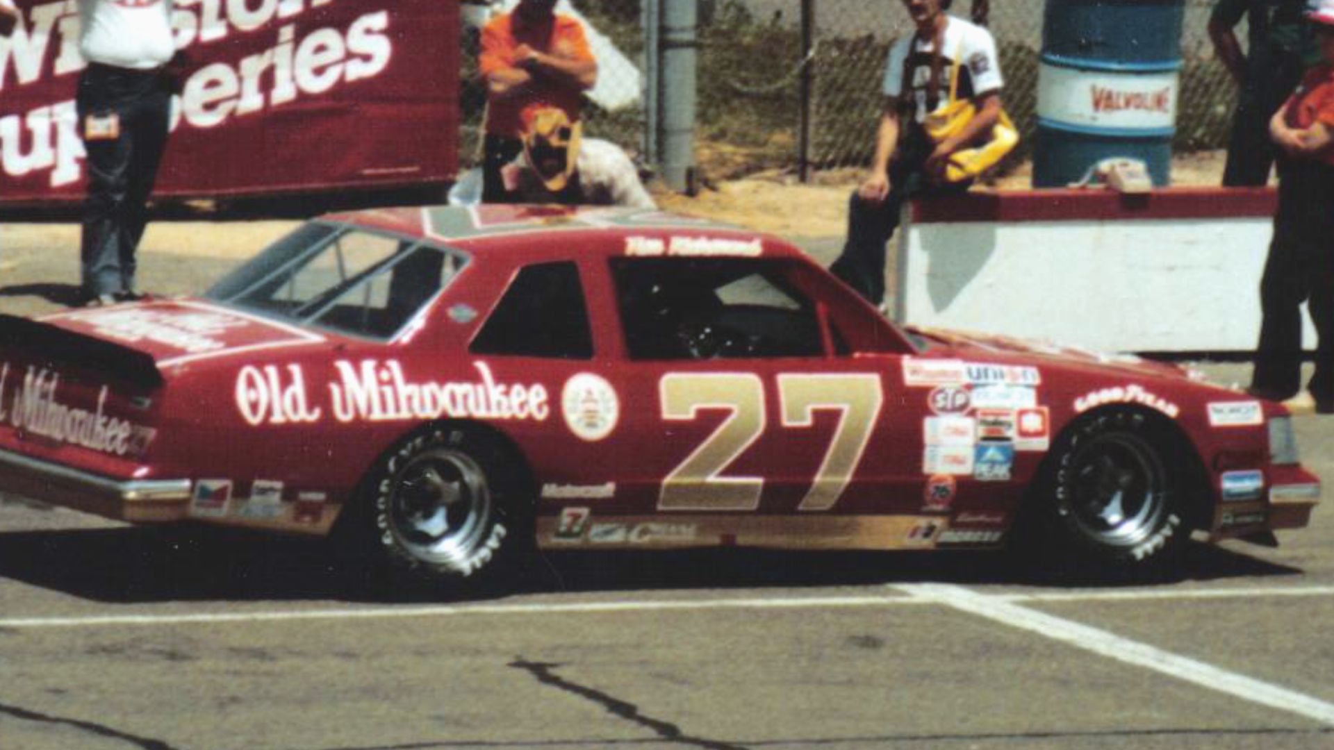 File:TimRichmond27racecar1983.jpg