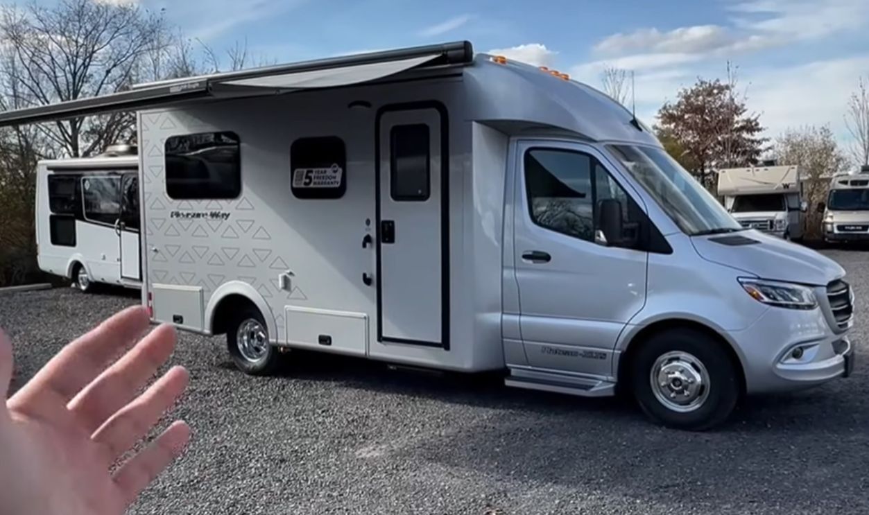 Pleasure-Way Plateau XLTS