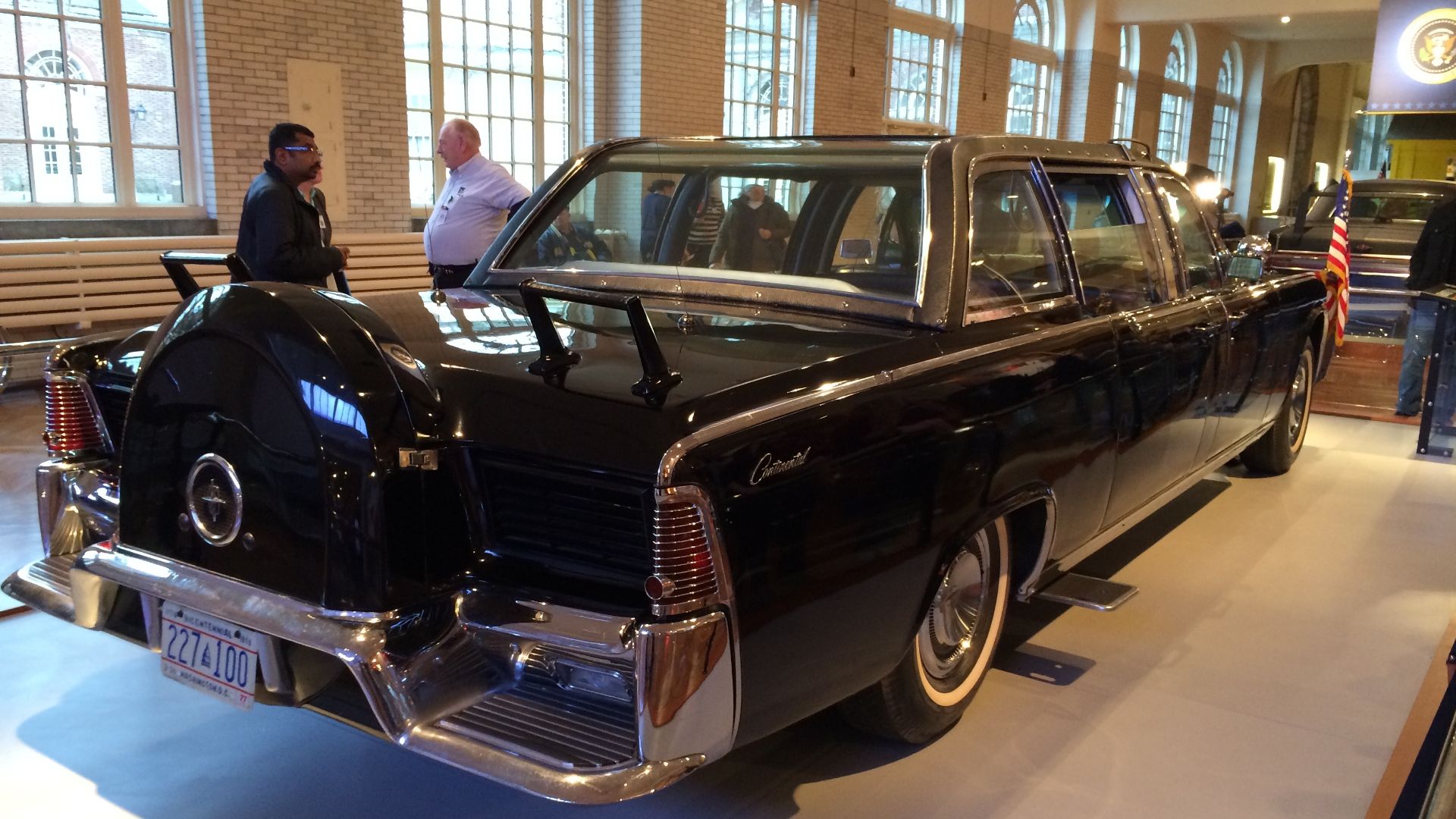 File:Kennedy Presidential Limousine (11700461233).jpg