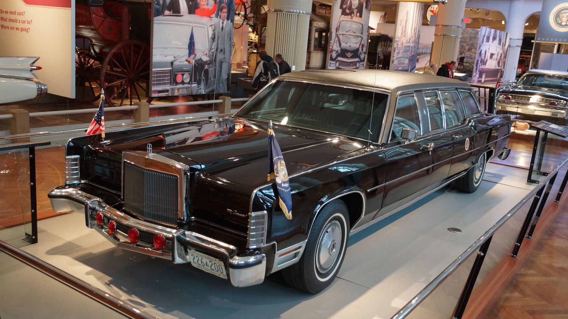 File:1972 Lincoln Presidential Limousine (31383961160).jpg