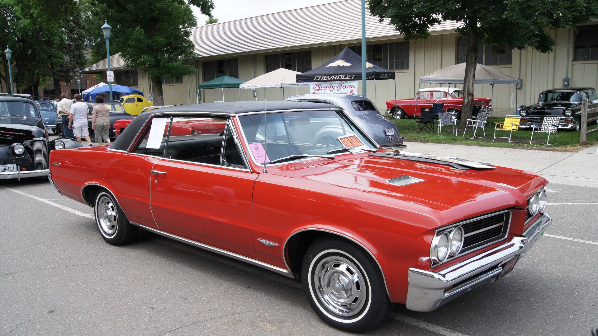 File:64 Pontiac GTO (9121534394).jpg