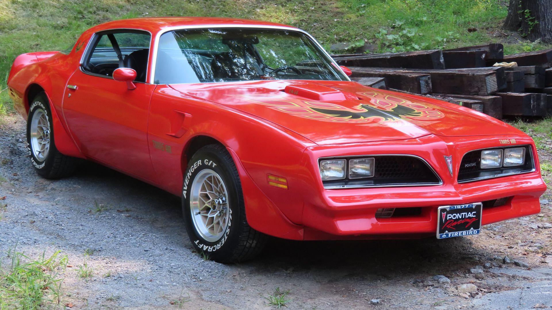 File:1977 Pontiac Firebird Trans Am, front right, 07-04-2025.jpg