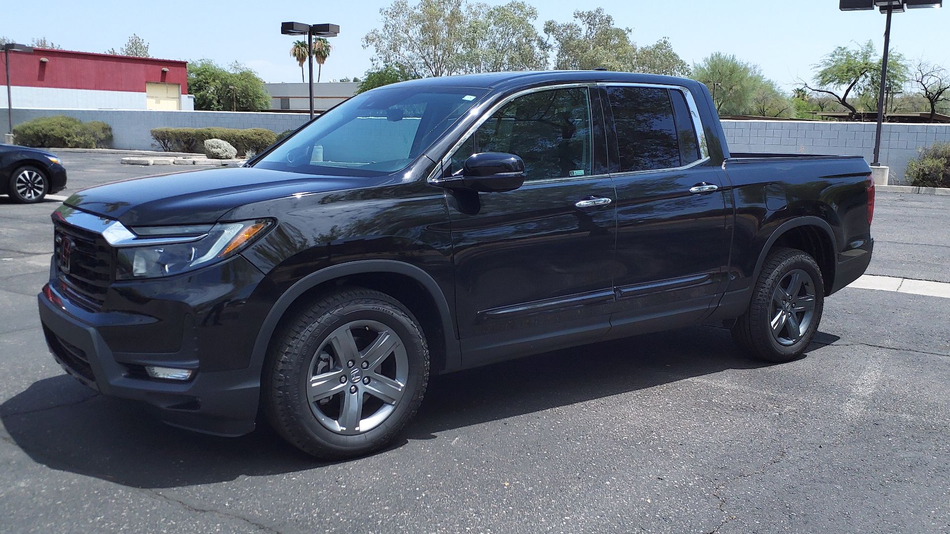 File:23 Honda Ridgeline RTL-E.jpg