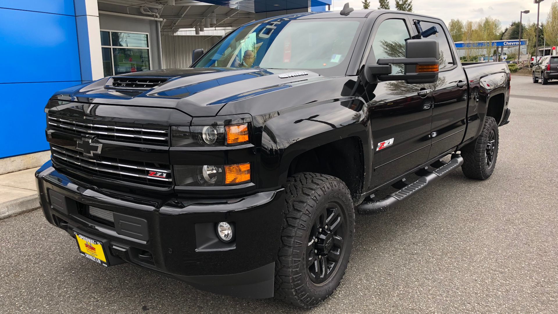 File:2018 Chevy Silverado Z71 2500 HD Midnight Edition.jpg