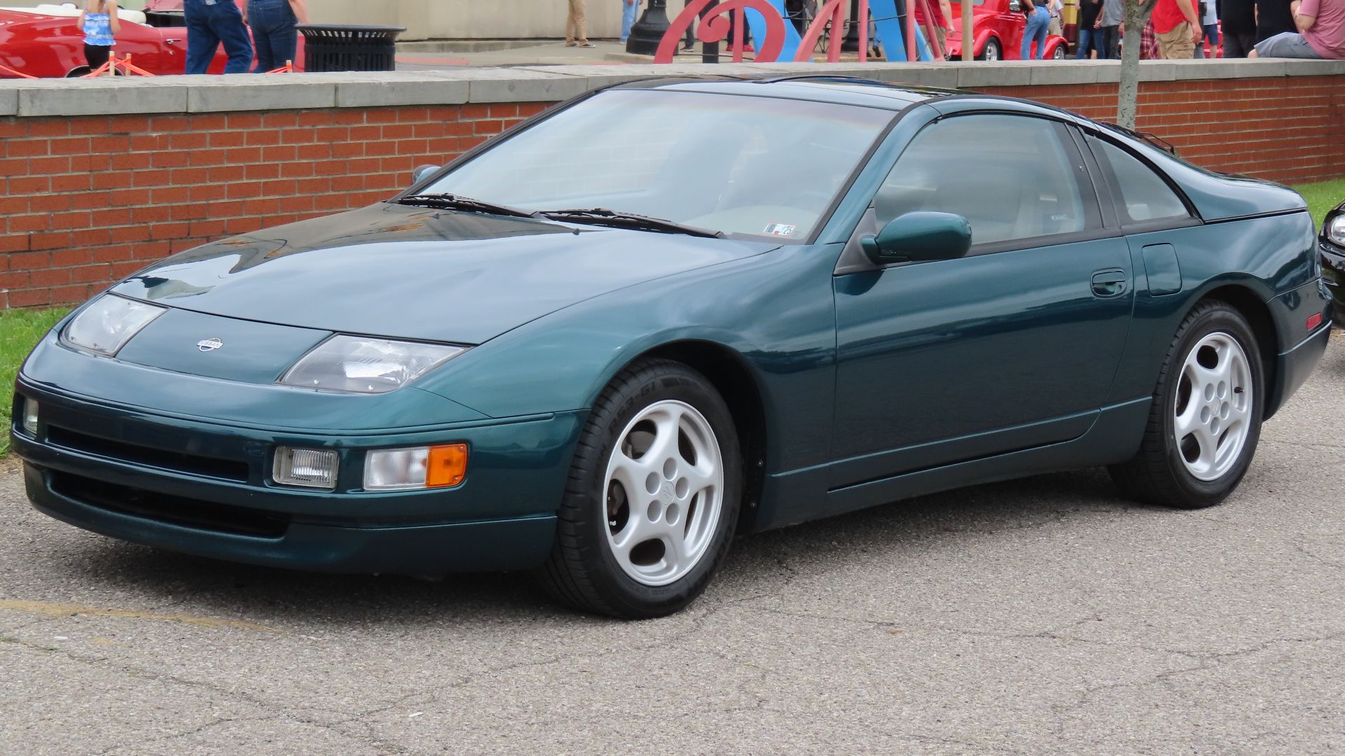 File:1996 Nissan 300ZX 2-seater t-top, front left, 06-15-2025.jpg