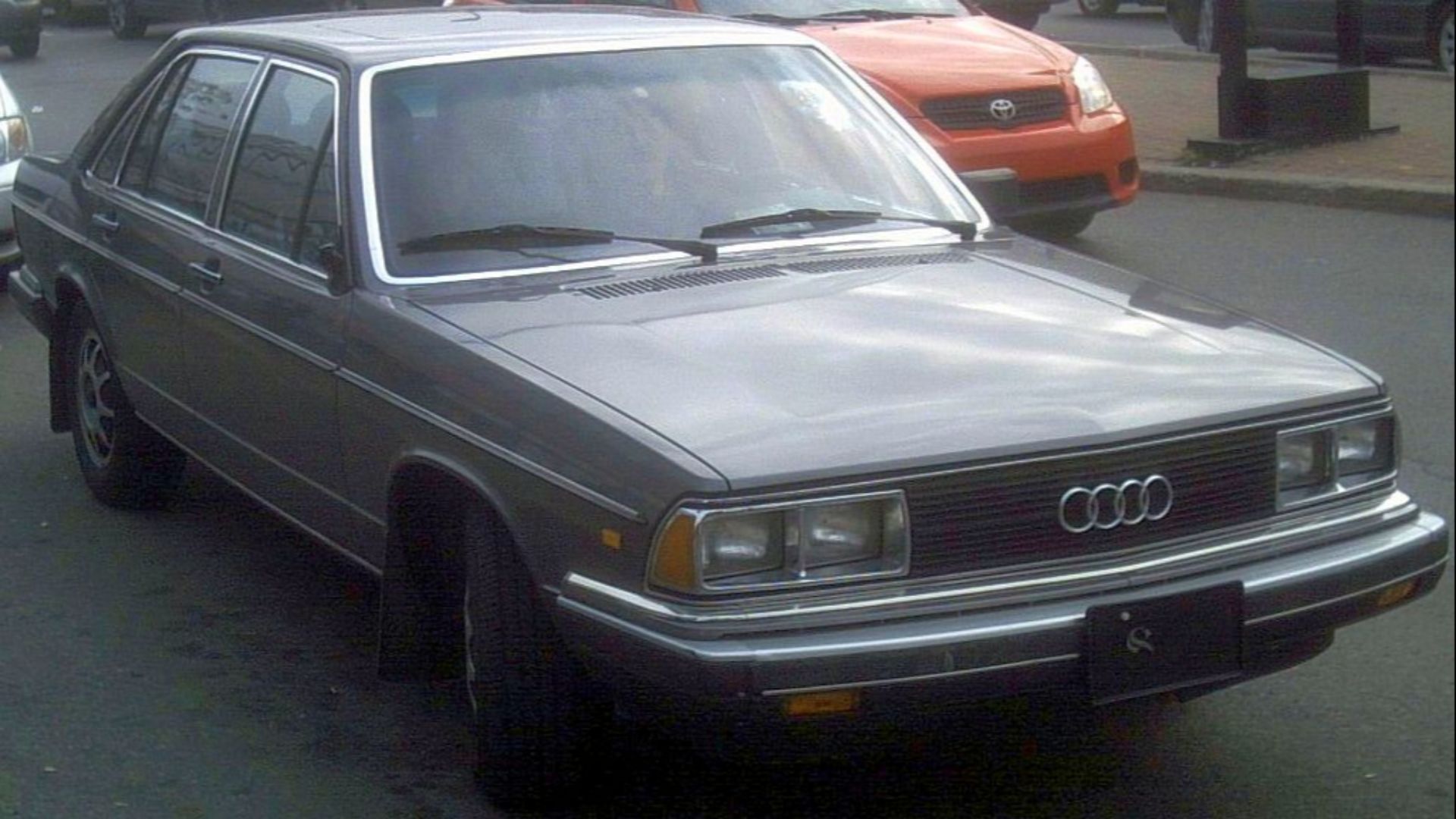 File:Audi 5000 Sedan.JPG