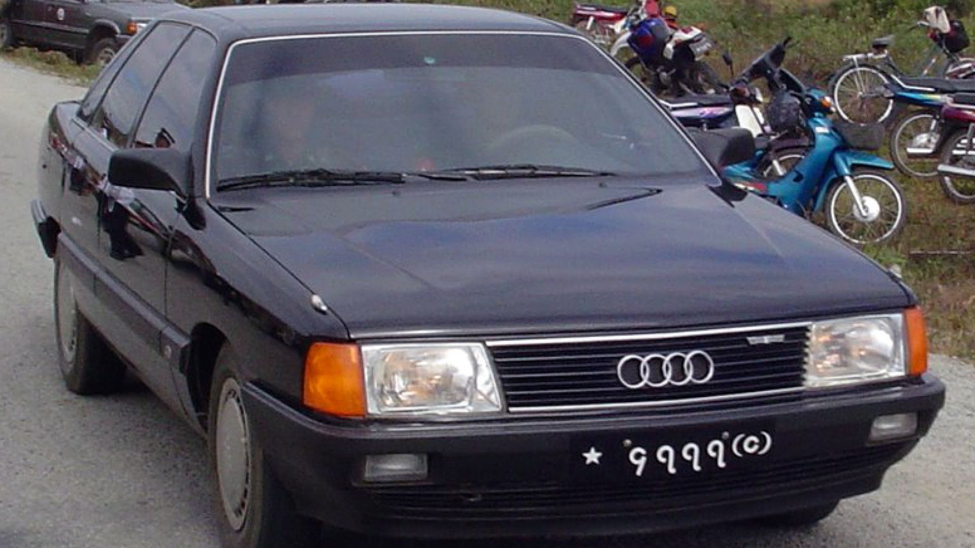 File:FAW Hongqi Audi 100.jpg