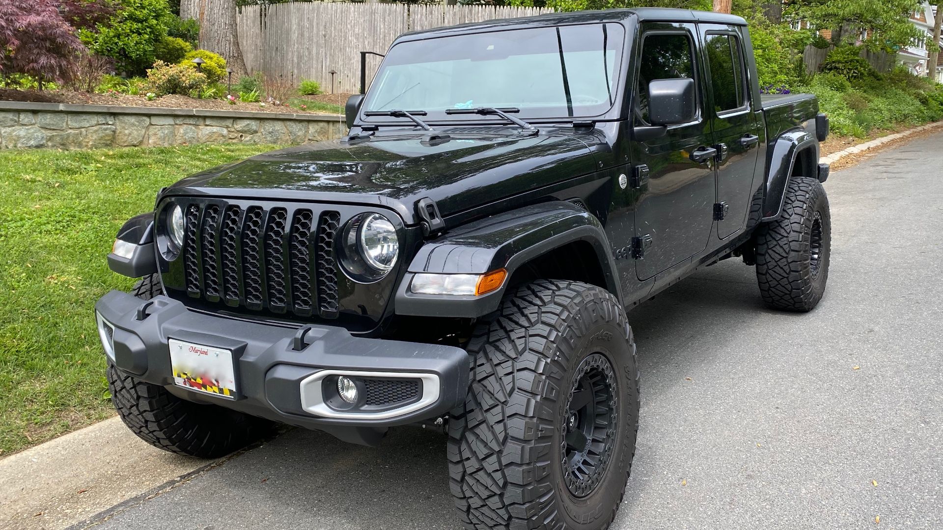 File:Jeep Gladiator (JT) ecoDiesel in black 1of3.jpg