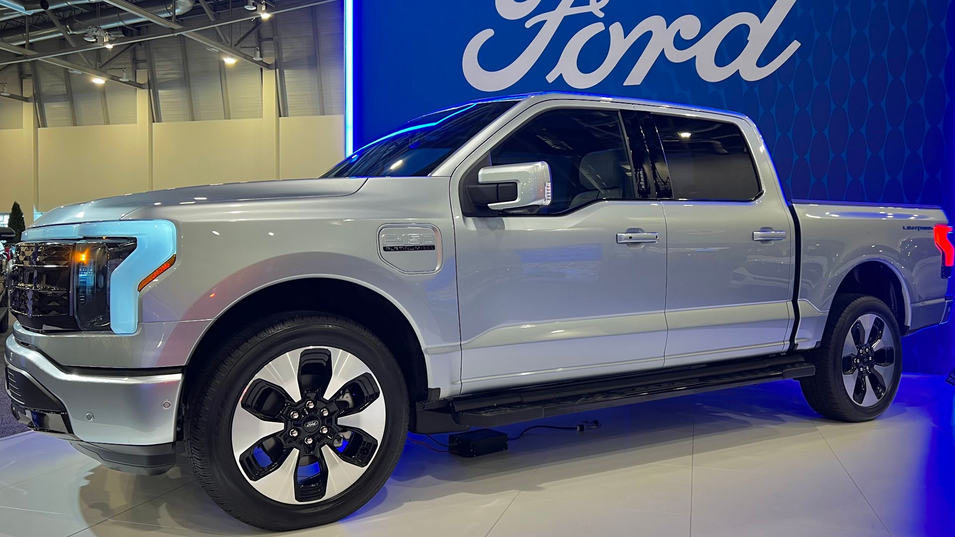File:2023 Ford F-150 Lightning.jpg