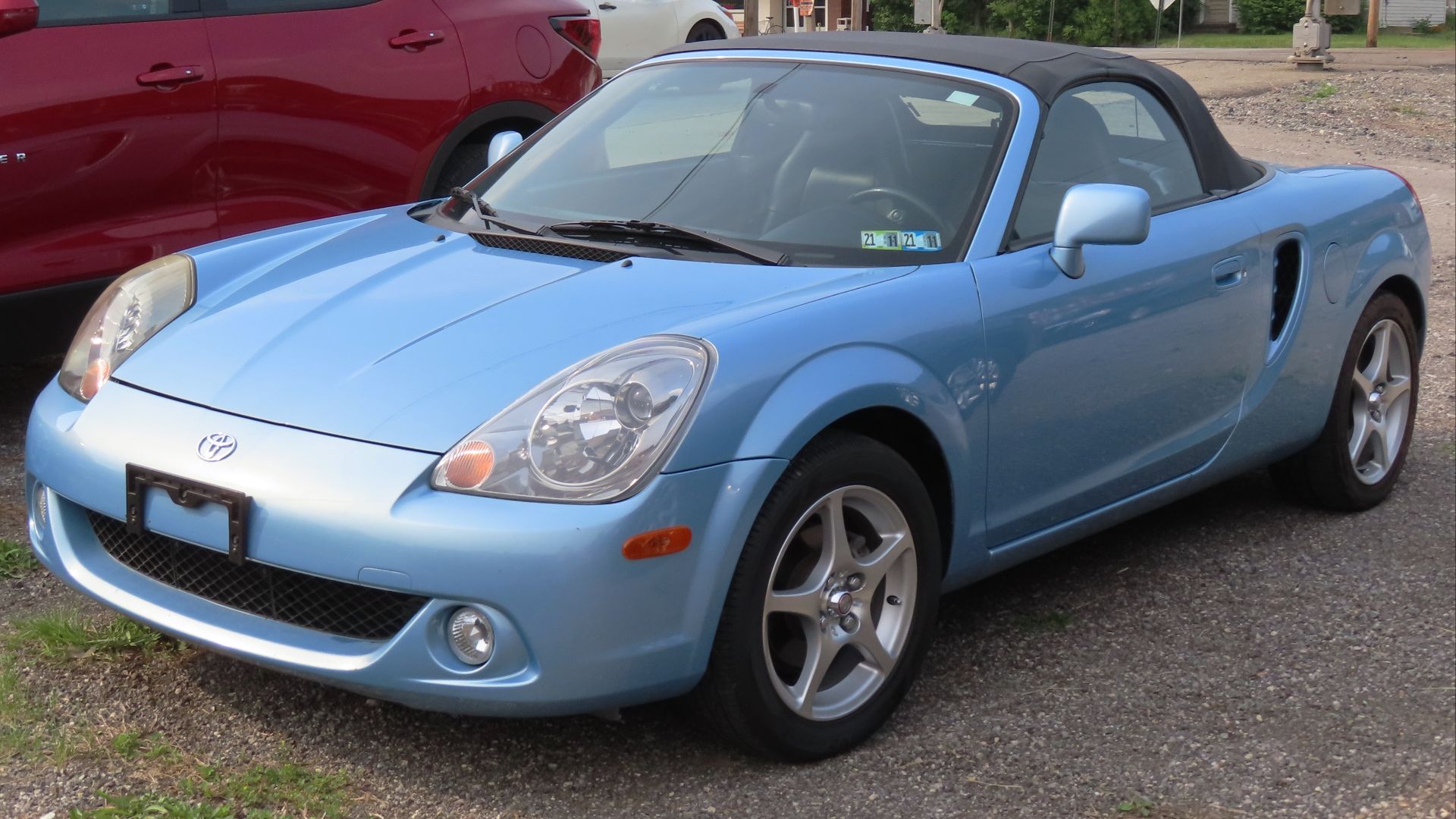 File:2005 Toyota MR2 Spyder, front left, 06-19-2023.jpg