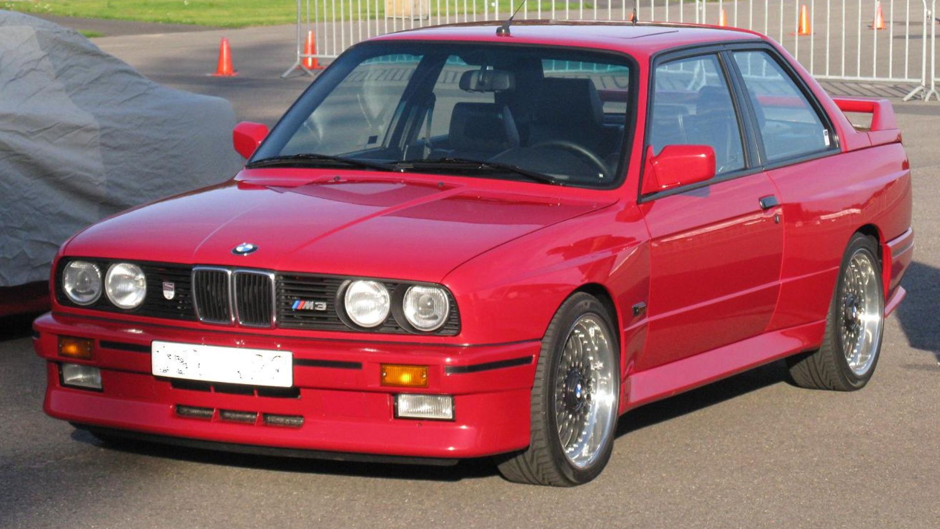 File:BMW M3 E30 (4889208998).jpg