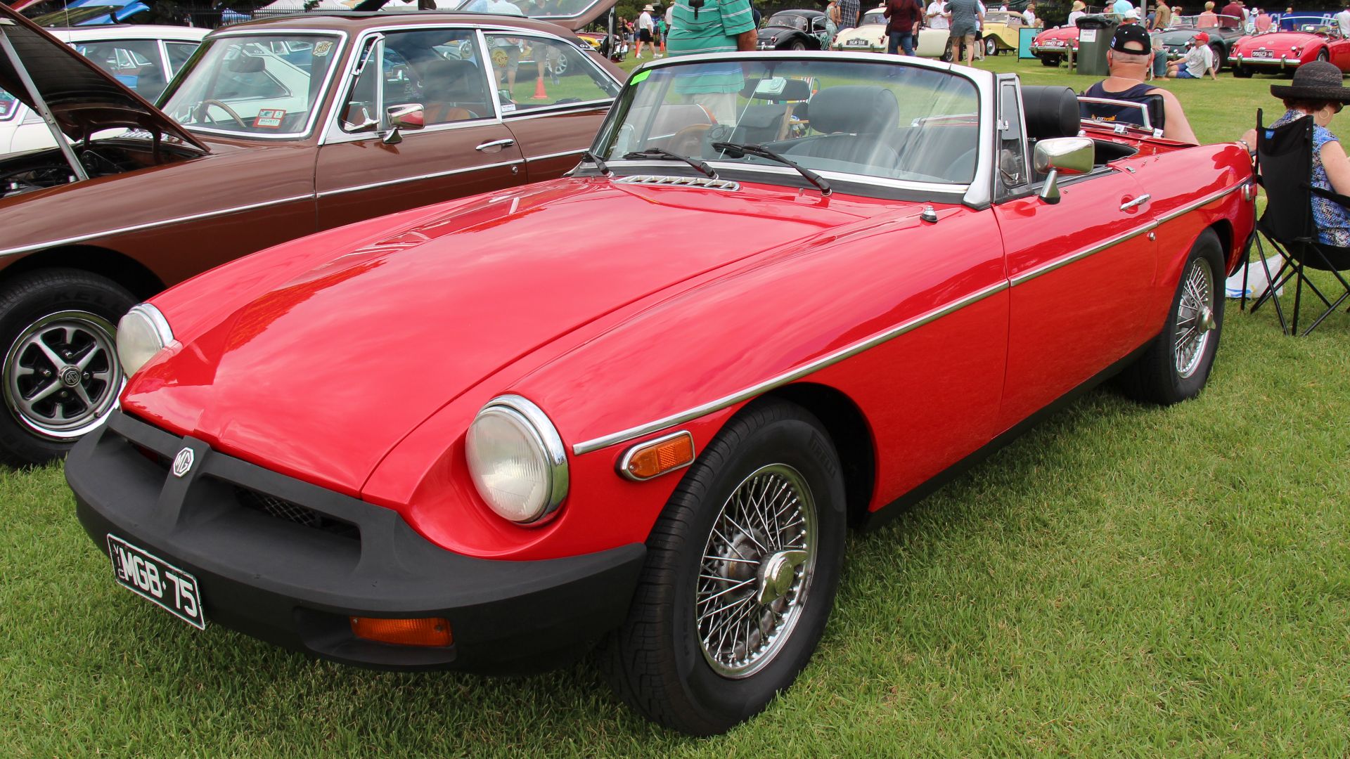 File:1975 MGB MkIII Roadster (16638607926).jpg