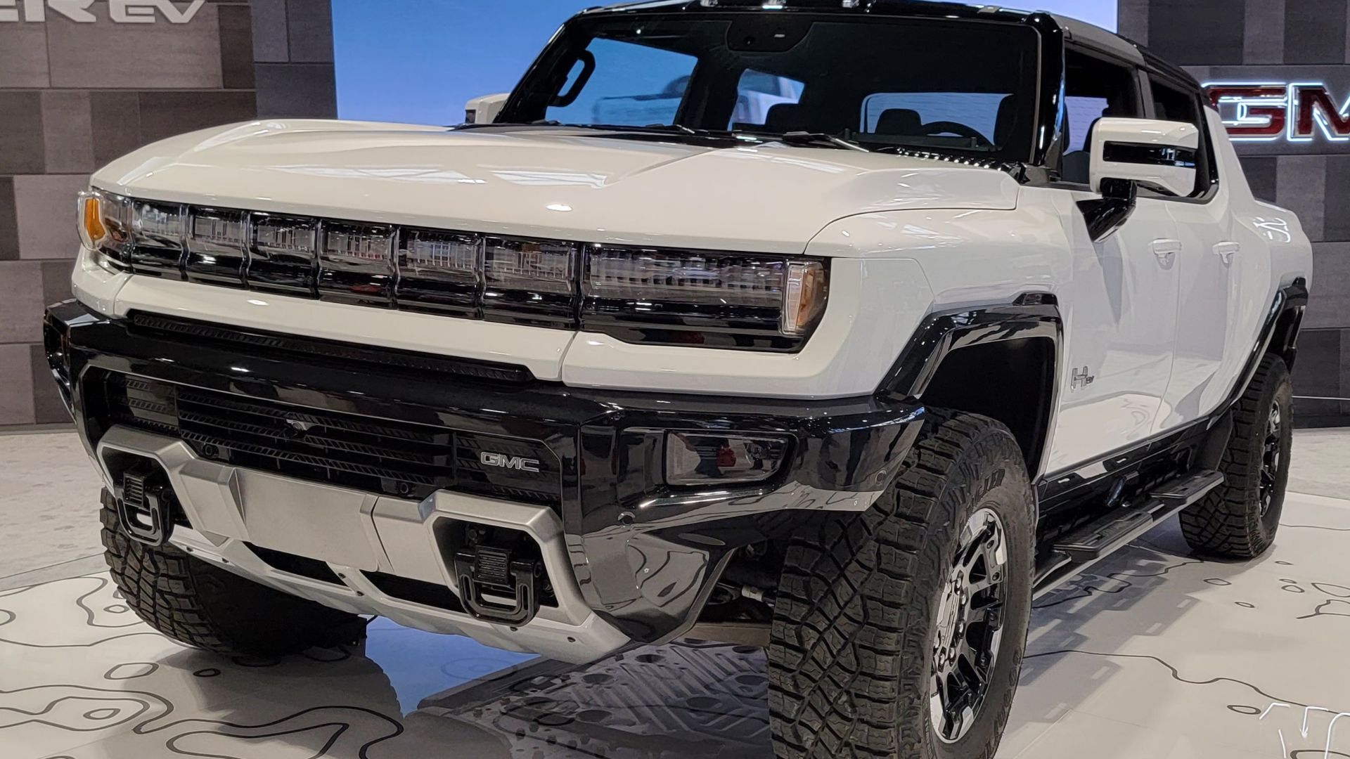 File:2022 GMC Hummer EV front.jpg