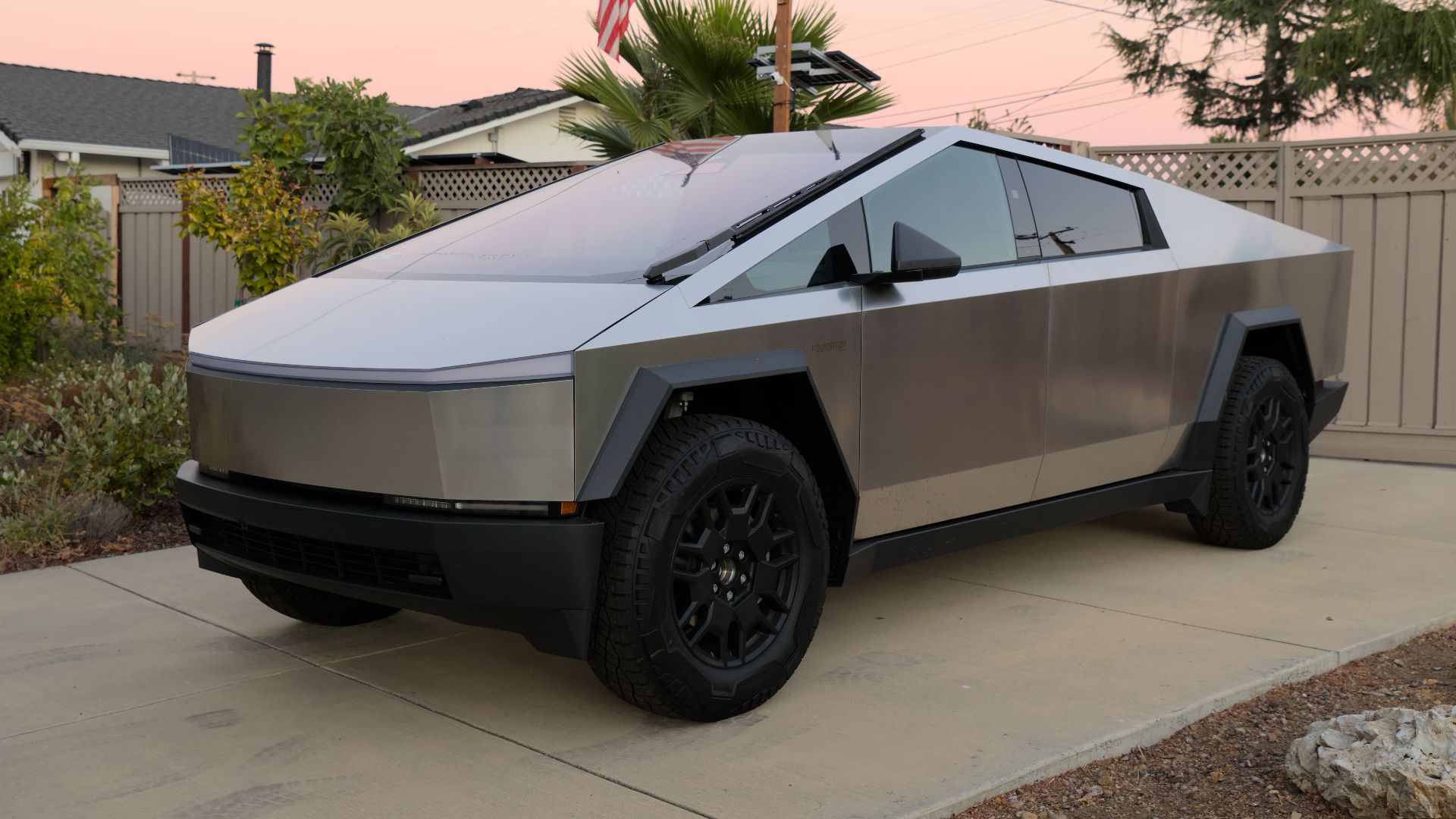 File:Foundation series Cybertruck at dusk in San Jose dllu.jpg