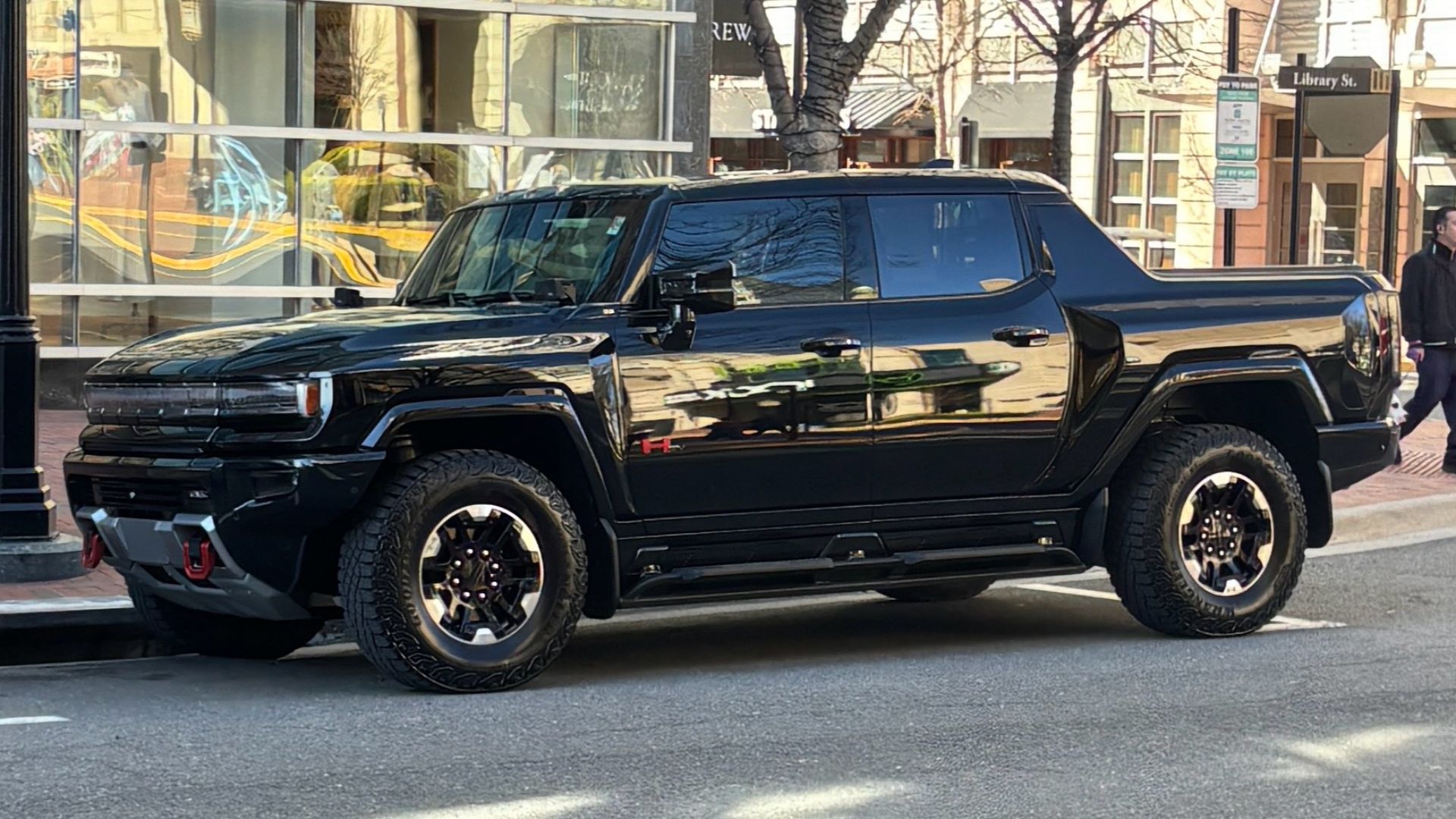 File:GMC Hummer EV Pickup Washington DC Metro Area, USA.jpg