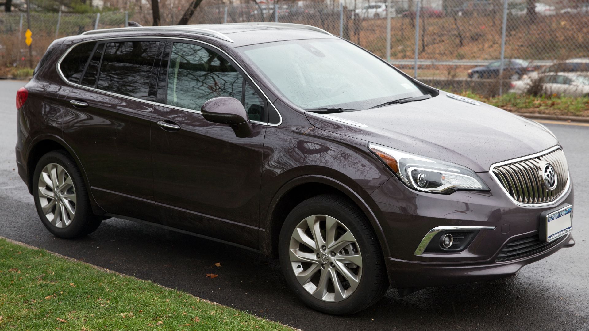File:2016 Buick Envision, front right.jpg