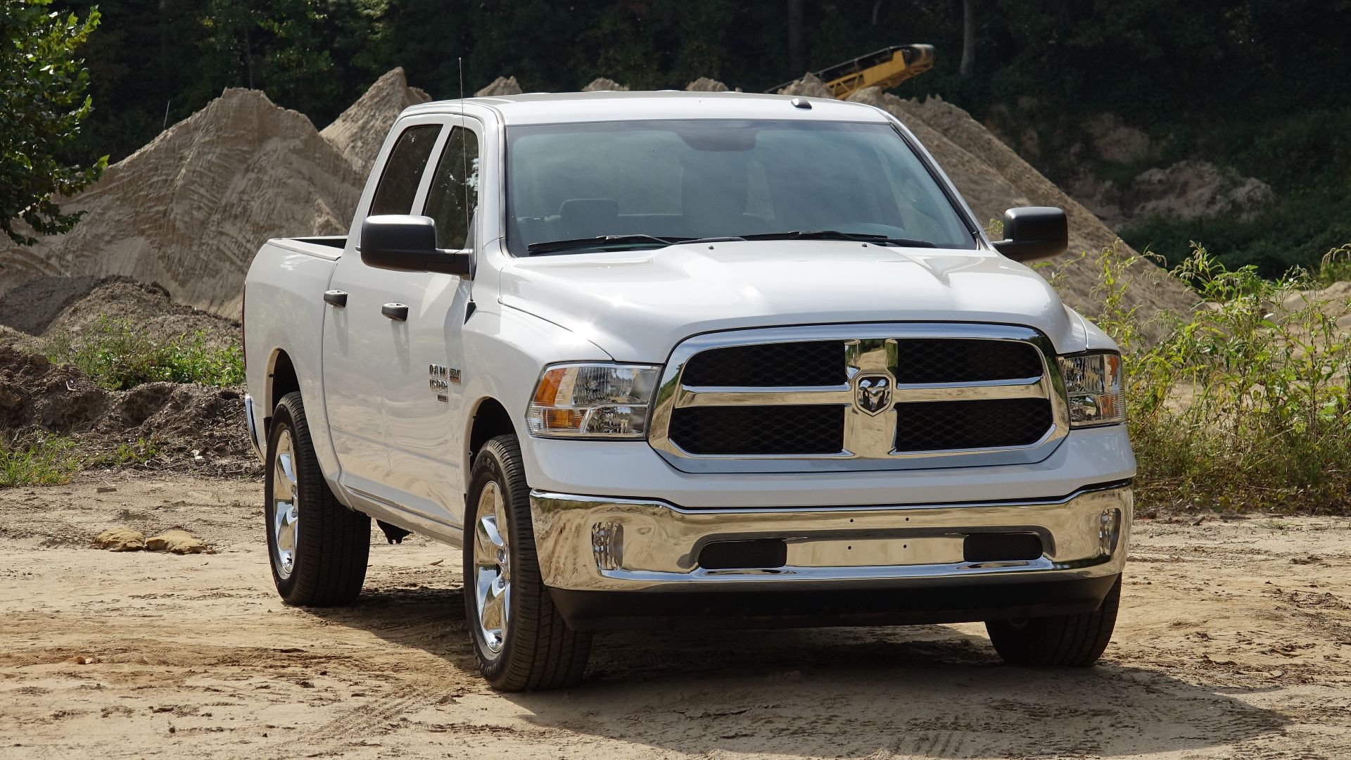 File:RAM 1500 Classic Crew Cab.jpg