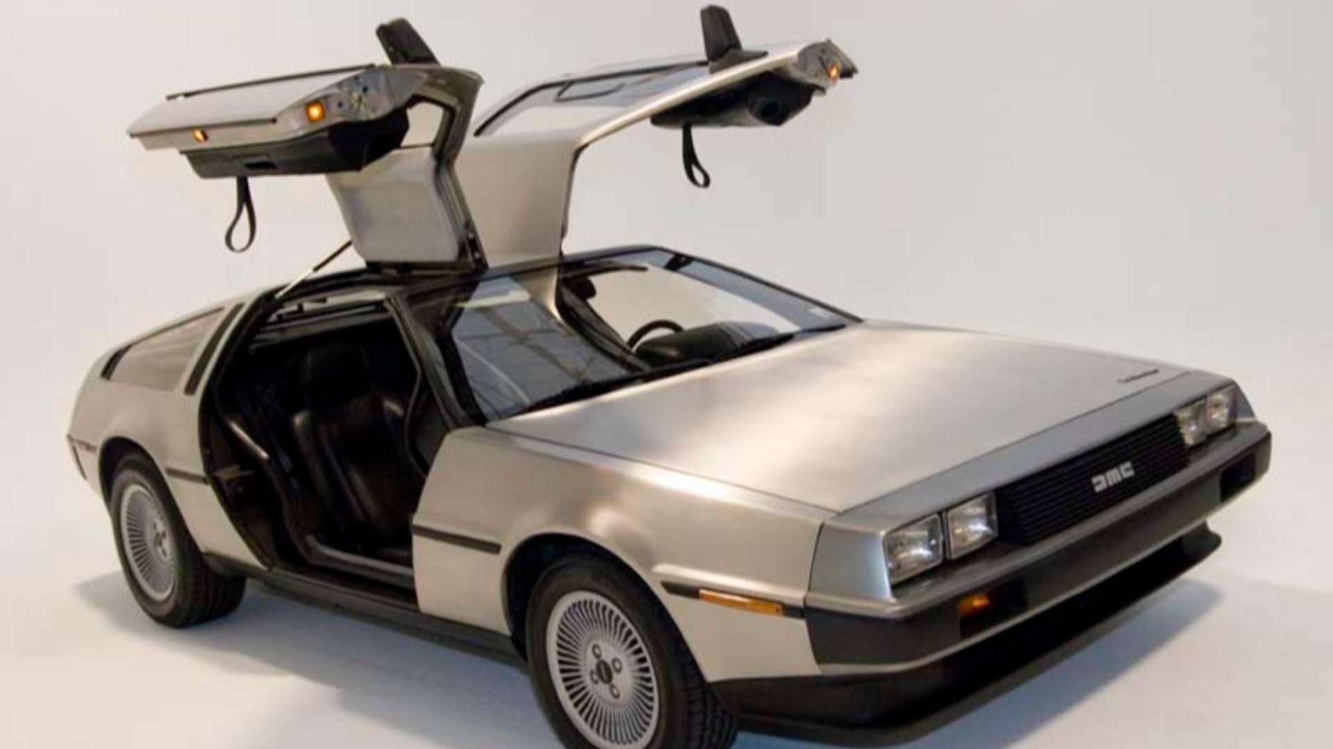 File:Delorean DMC-12 side.jpg