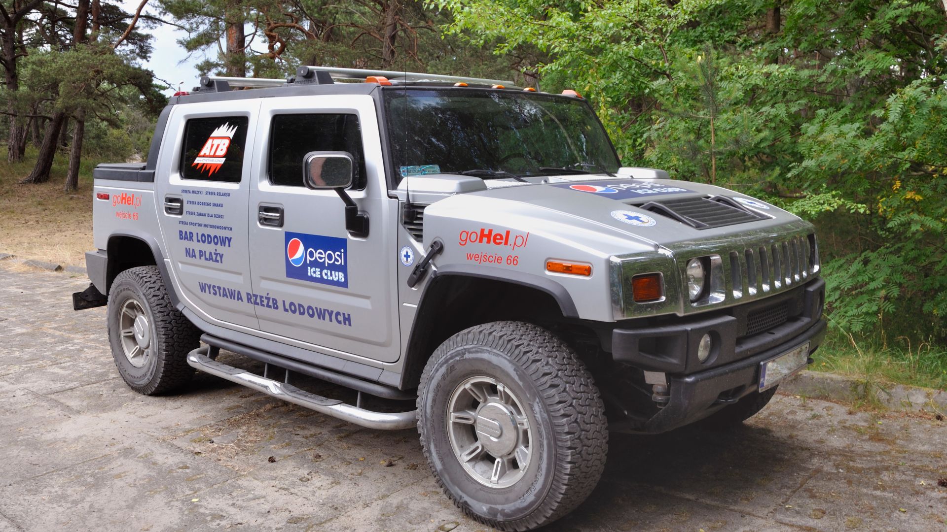 File:Hummer H2 in Hel.jpg