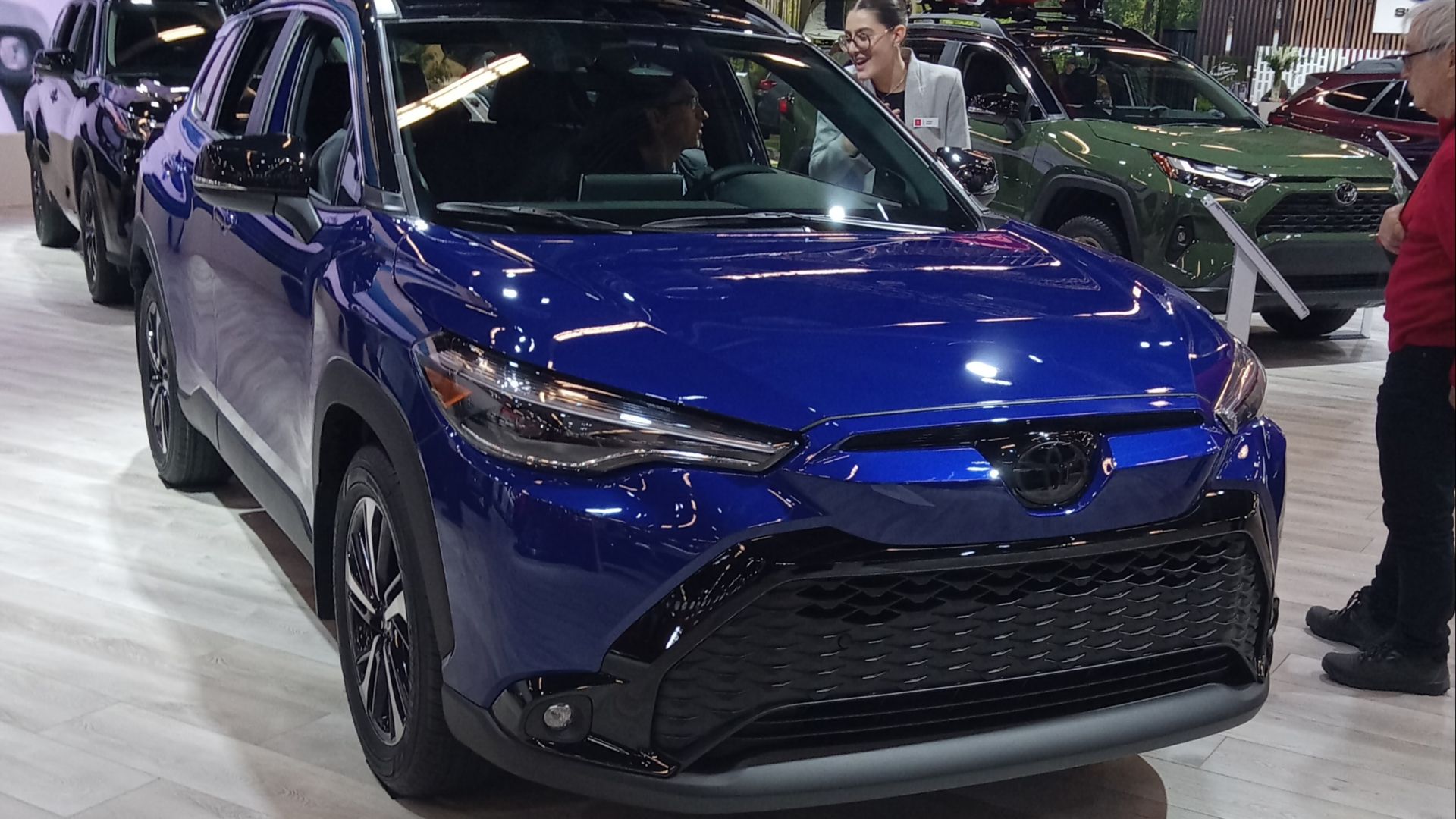 File:2025 Toyota Corolla Cross au salon international de l'auto de Montréal 2025.jpg