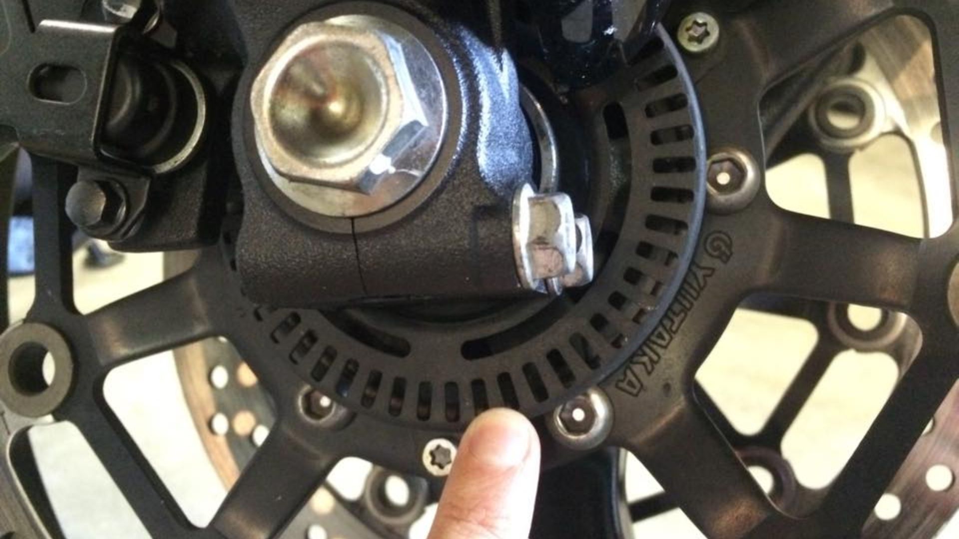 File:2009 Honda CBR600RR ABS Sensor on Front Wheel.jpg