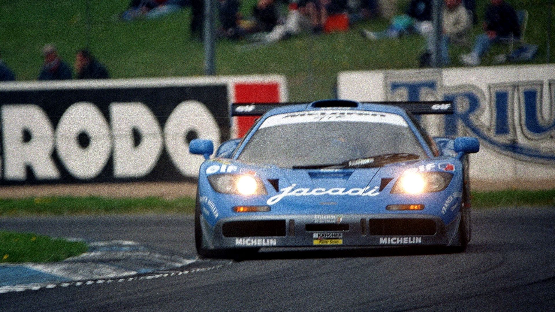 File:Mclaren F1 GTR - Olivier Grouillard & Fabien Giroix at Donington 1995 (49673632992).jpg