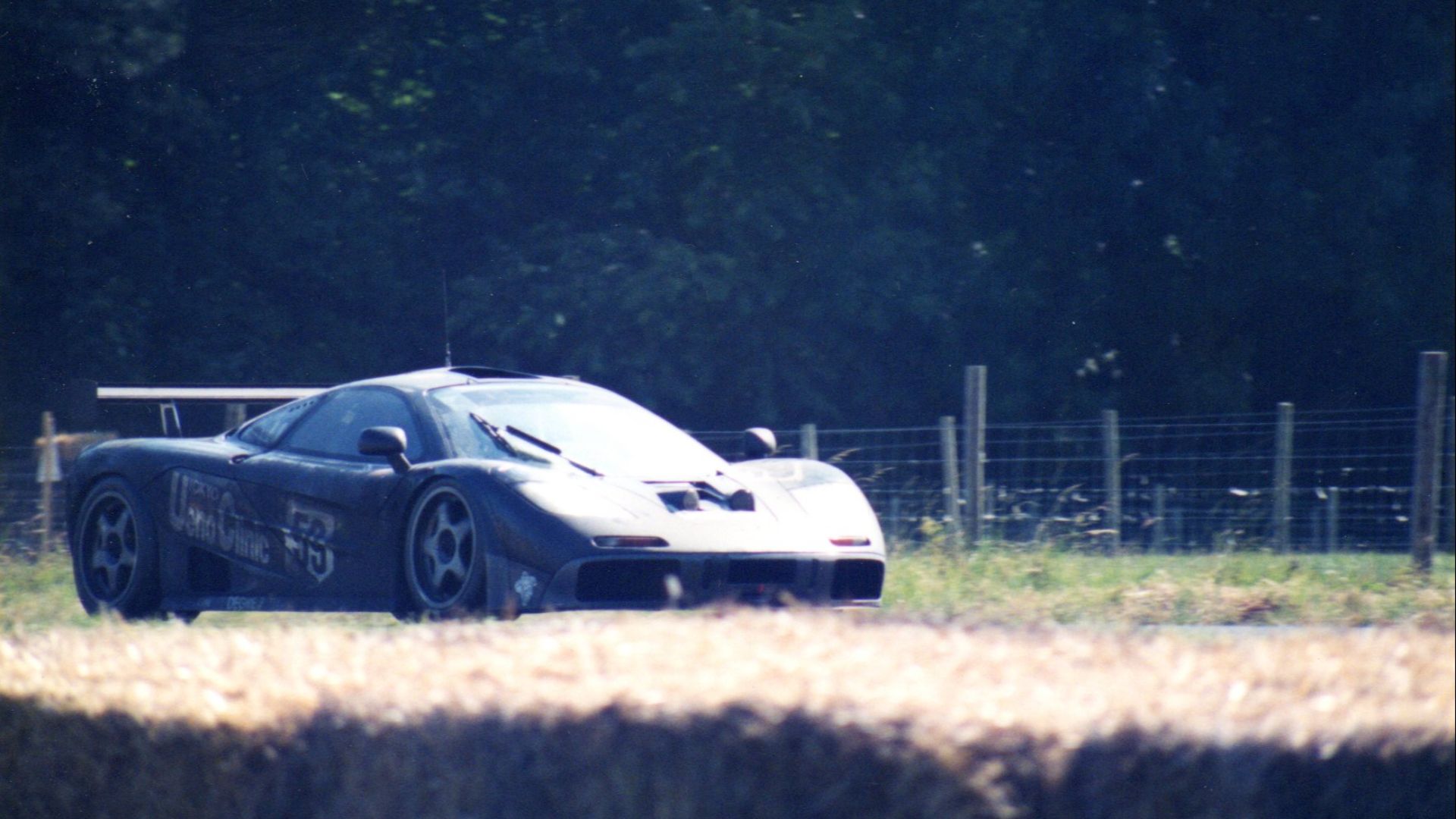 File:McLaren F1 1995.jpg