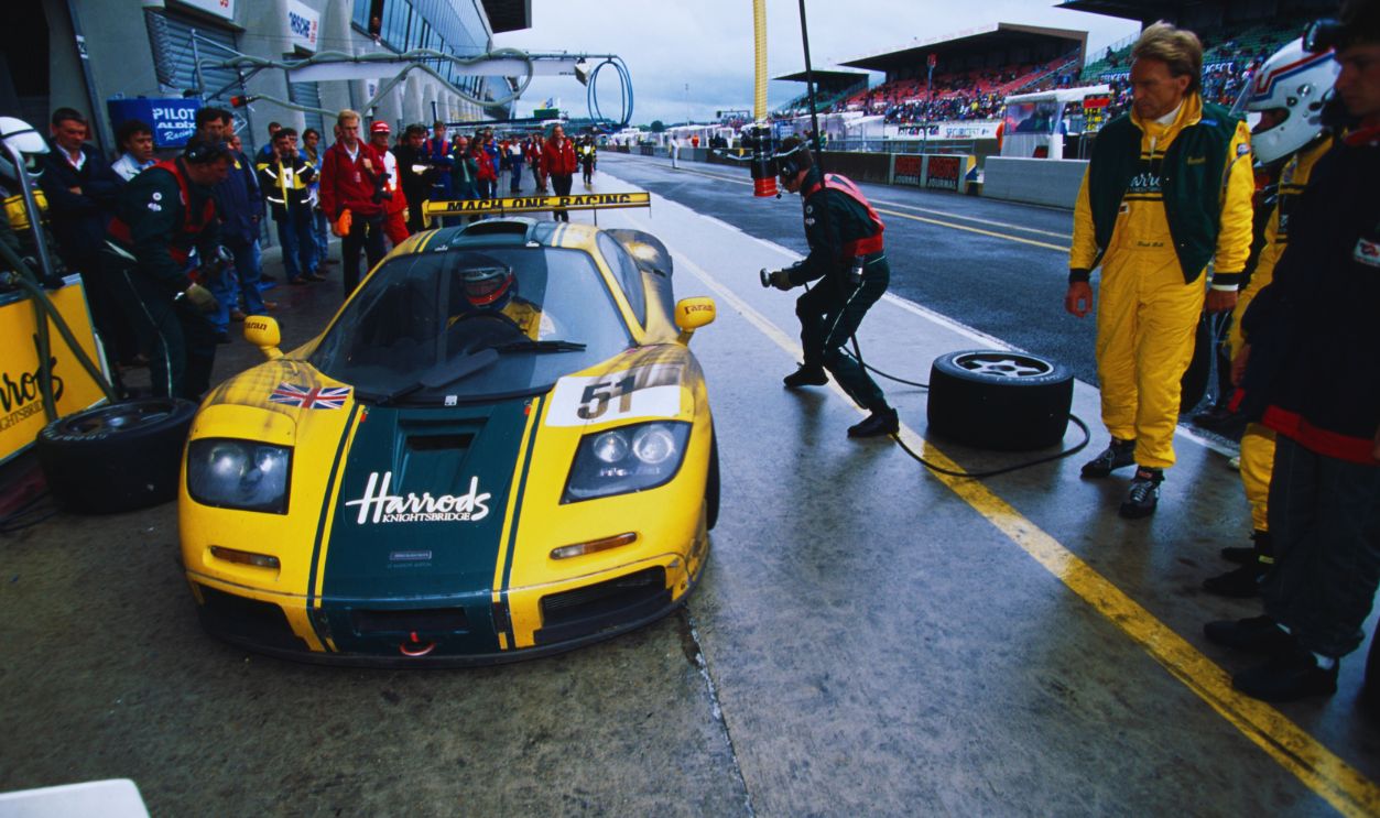 Gettyimages - 85859177, McLaren F1 At Le Mans A McLaren F1 GTR, of the Harrods Mach One Racing team, makes a pit stop during the 24 Hours of Le Mans, France 17th -18th June 1995.