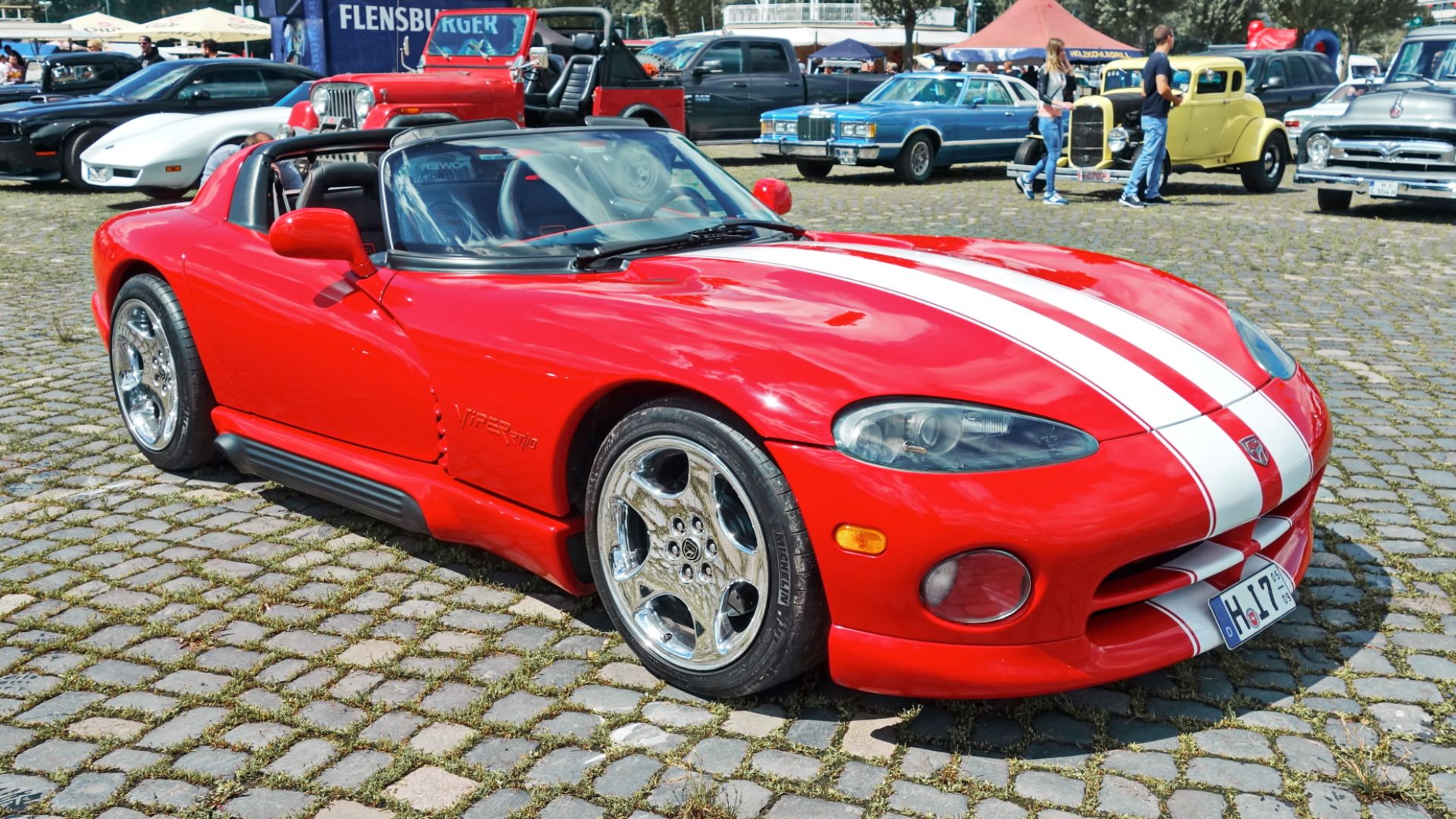 File:Dodge Viper RT 10 (SR I) (41979602724).jpg