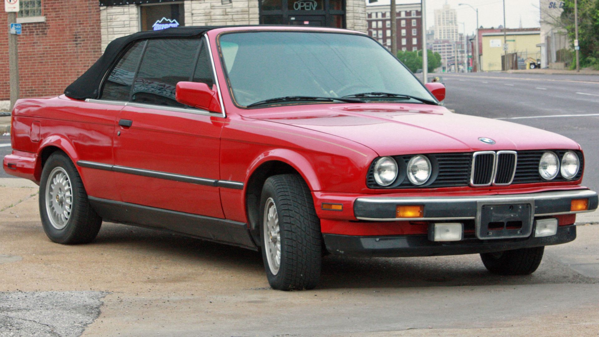 File:BMW 3 Series E30.jpg