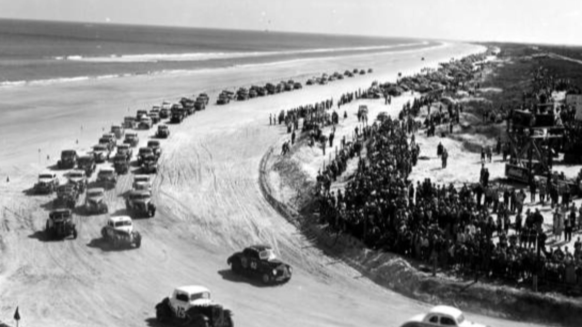 File:Racing at Daytona Beach, Florida (9159397182).jpg