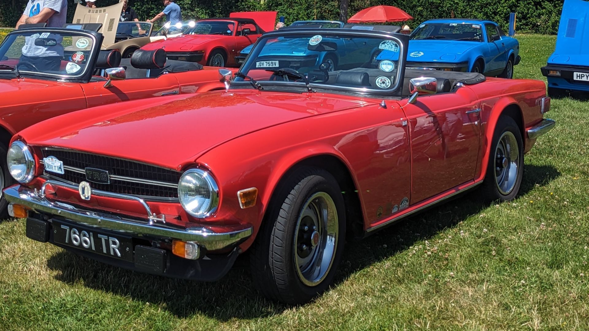 File:1976 Triumph TR6 (95839).jpg