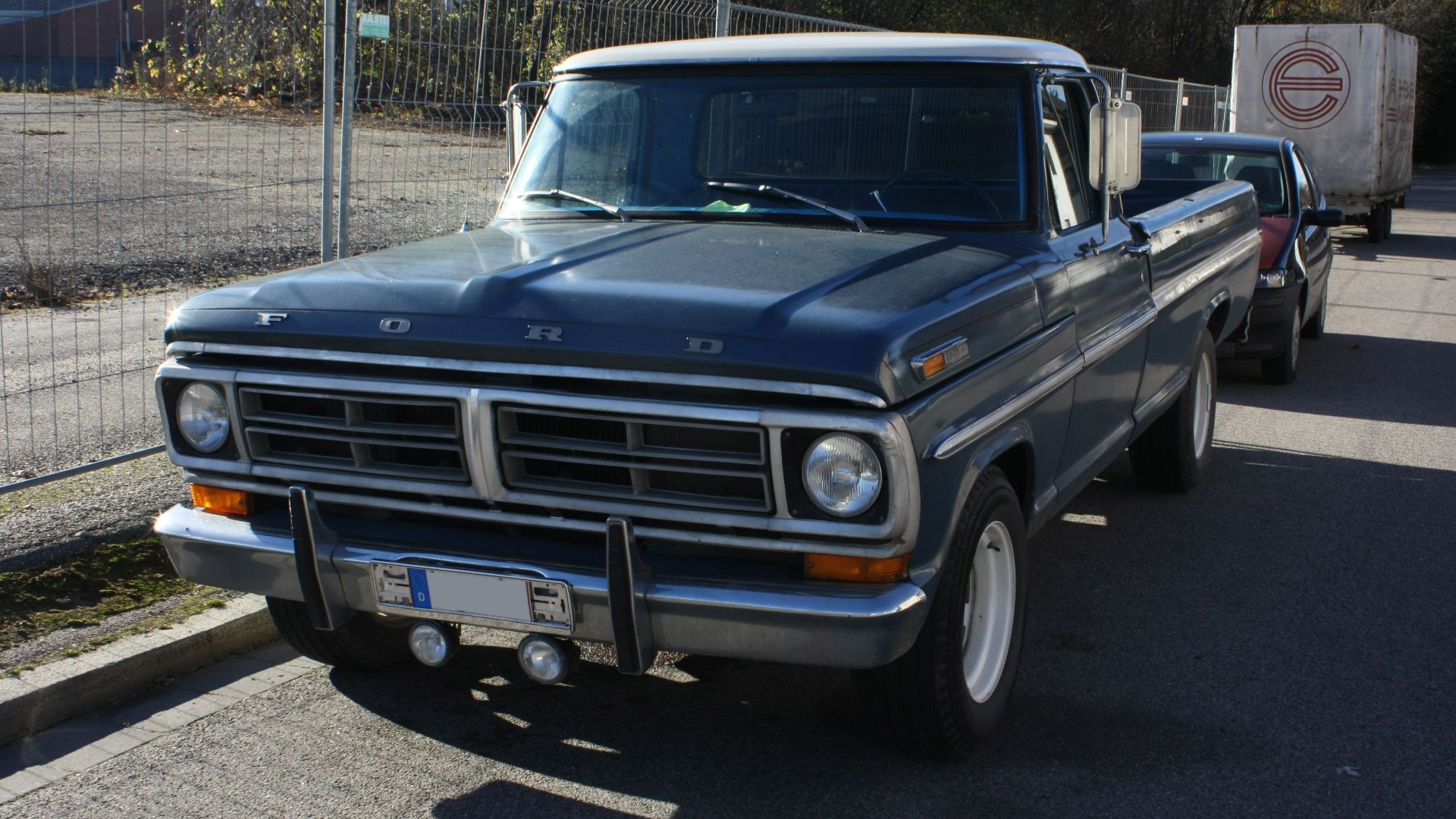 File:Ford F-100 Front.jpg