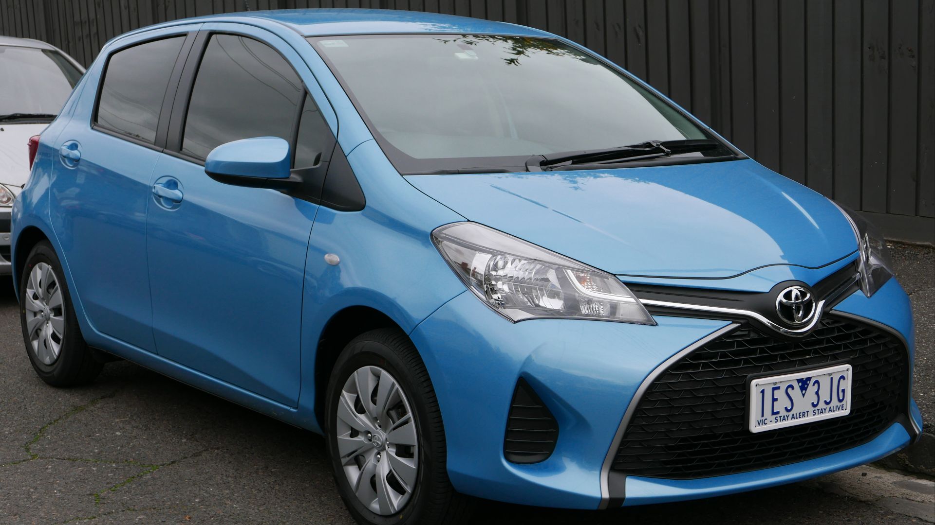 File:2015 Toyota Yaris (NCP130R) Ascent 5-door hatchback (2015-07-14) 01.jpg